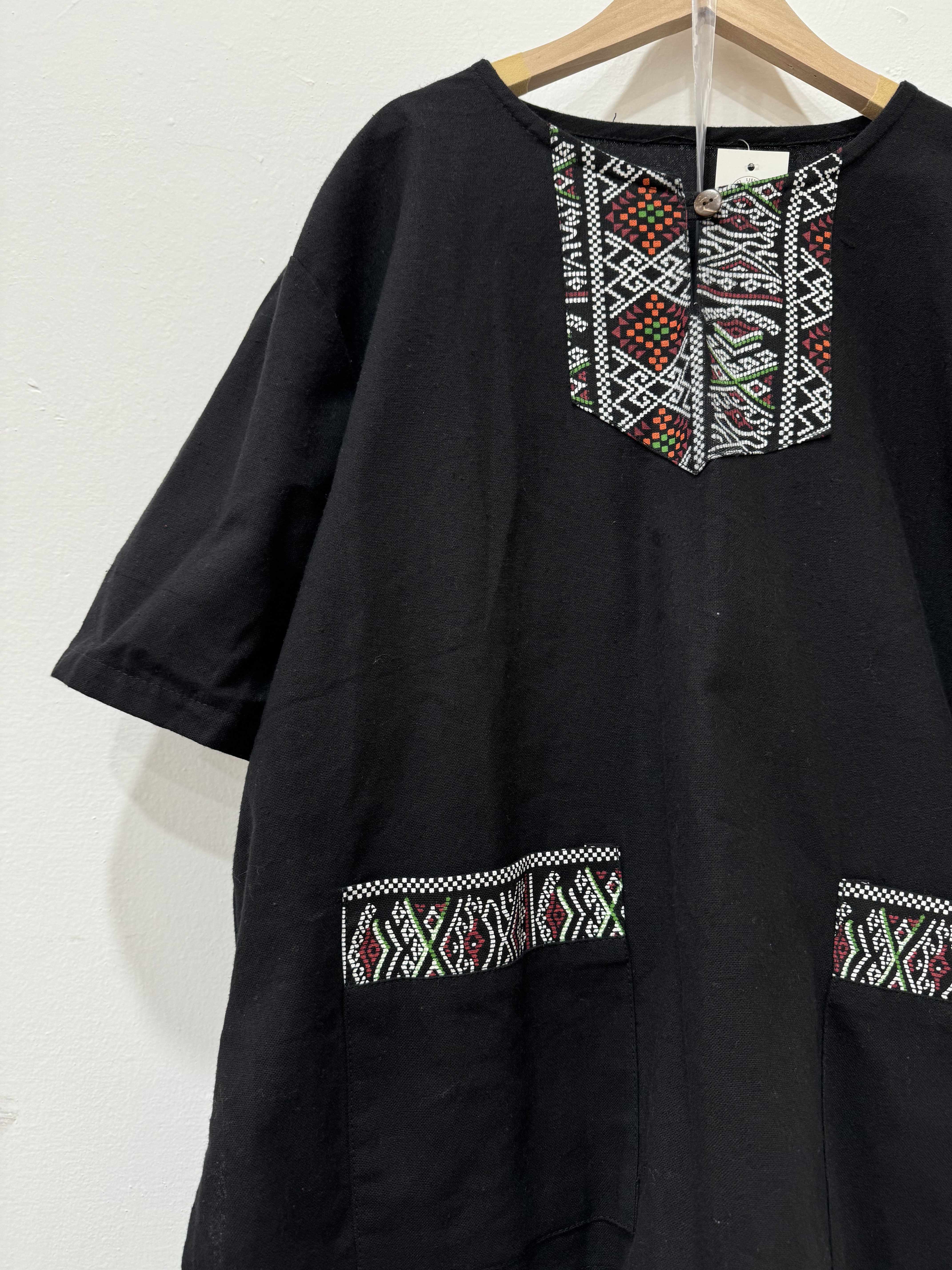 No.4黑底-民族風圖騰上衣