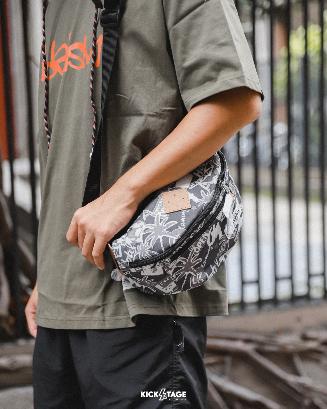 [特價售出無退換] EASTPAK SHOULDER BUM BAG 三色 2L 3.6L 輕巧 雙夾層 斜背包 腰包【4781】【4782】【4791】25SALE