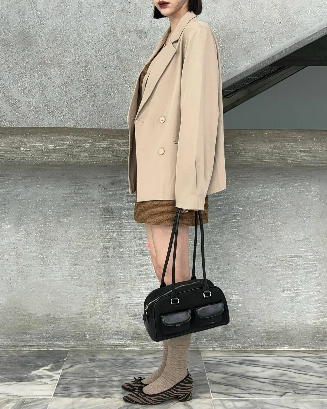 【AmiAmi穿搭分享IG OOTD】韓系 知性小姐姐  尖頭蝴蝶結跟鞋 粗跟很好走