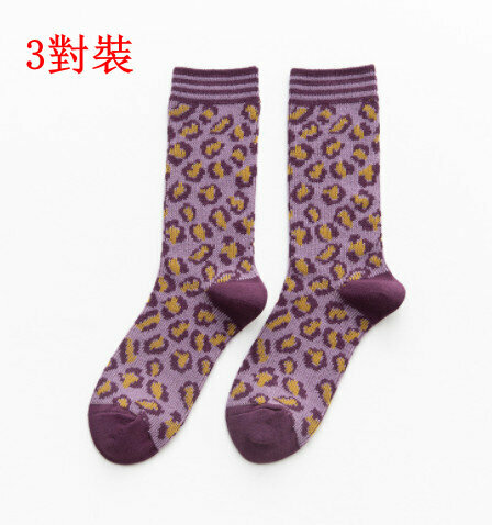 【3 pairs】Mid-rise socks autumn and winter retro rhombic English socks (purple leopard print)