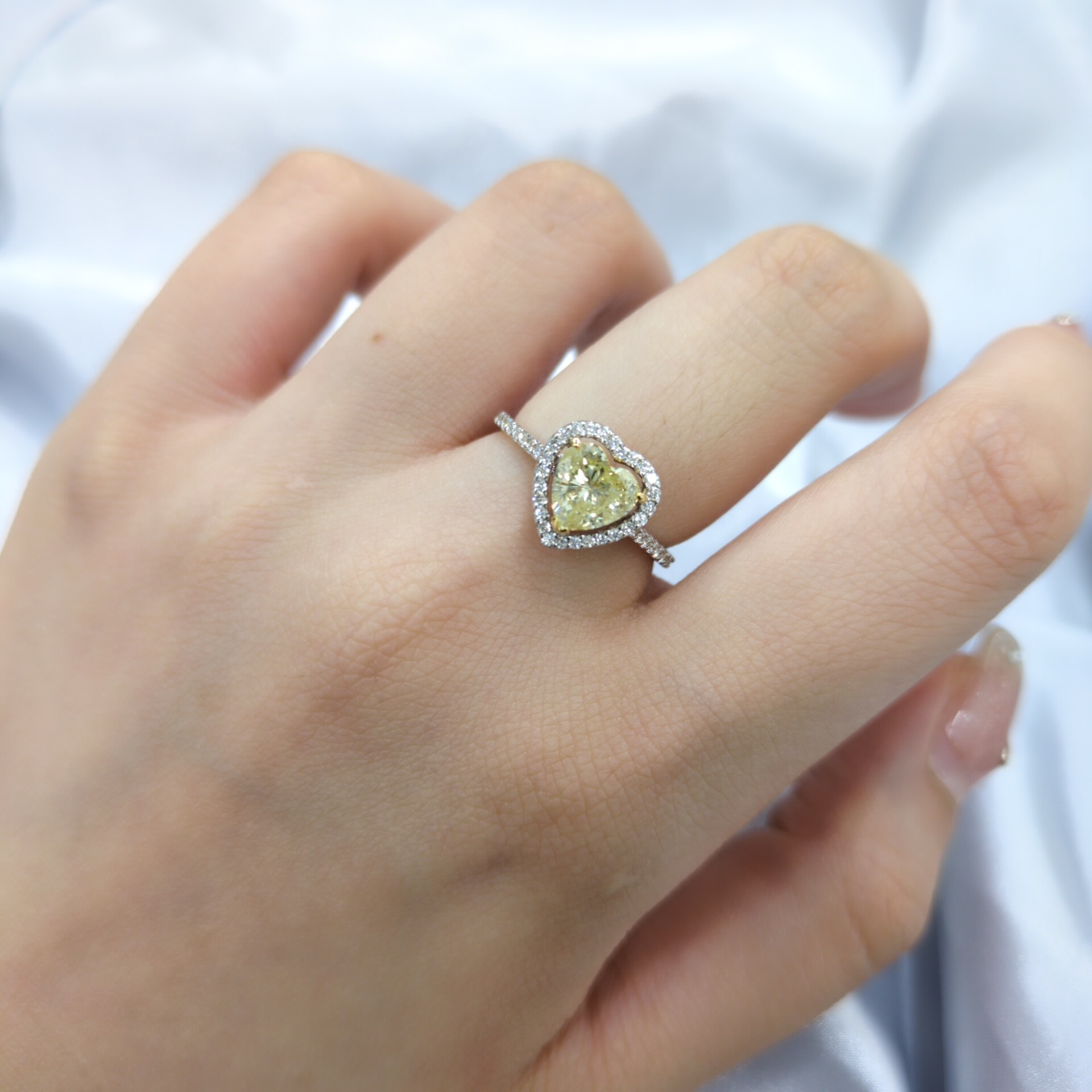 18K Gold 1.27ct Fancy Yellow Heart Shaped Diamond Ring