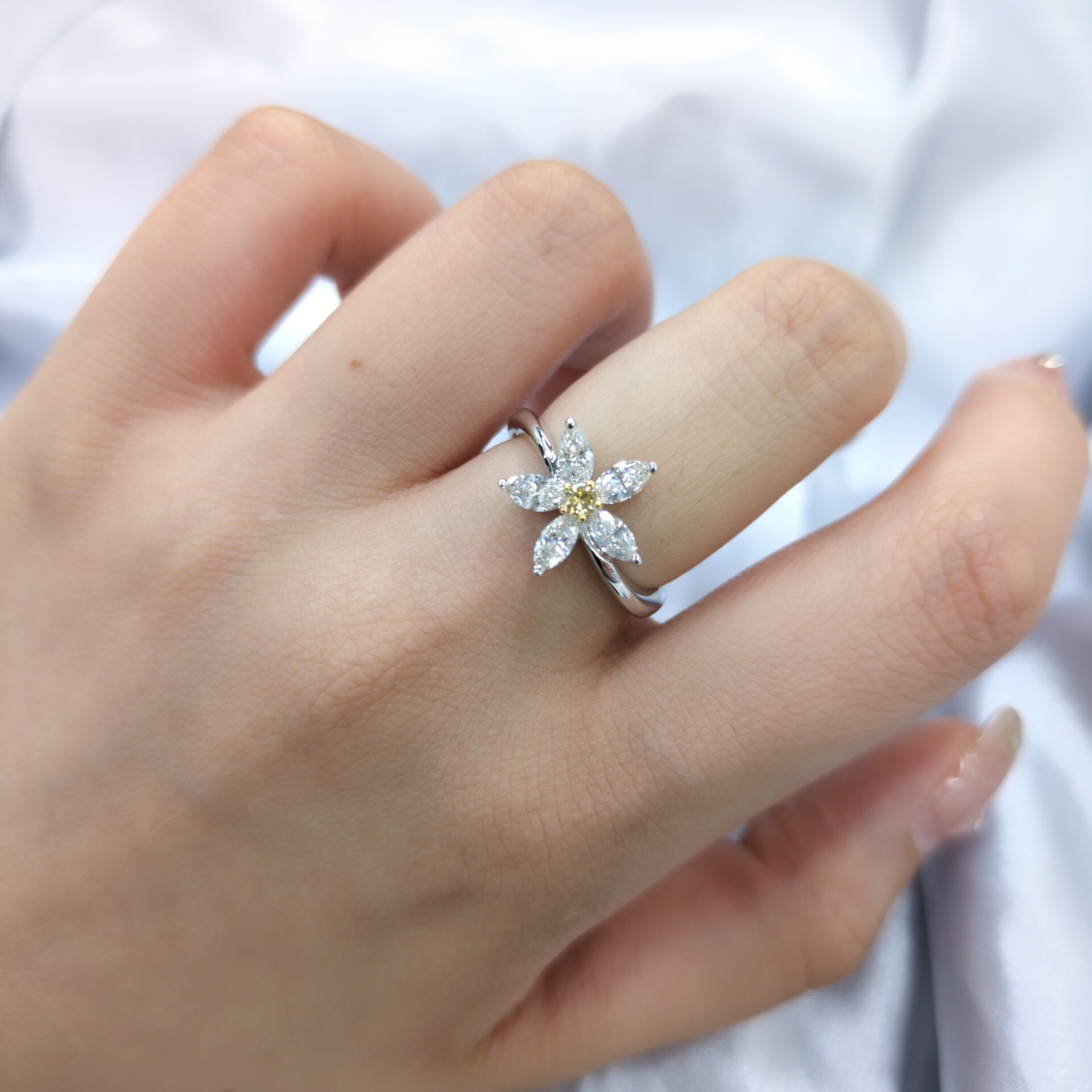 18K Gold 0.81ct Diamond Ring