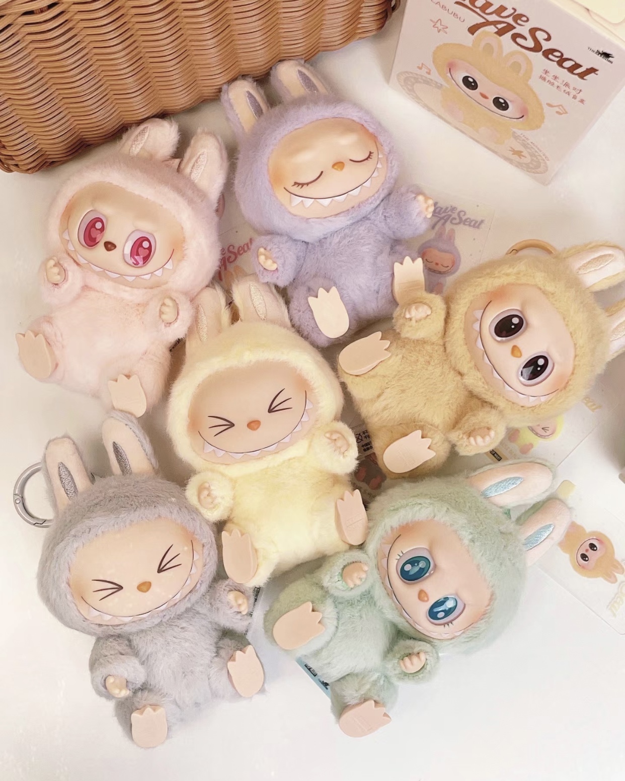 <萌寵無預警降價!!!>The Monsters Labubu 泡泡瑪特 拉布布 坐坐派對 玩具 公仔 鑰匙圈 盲盒