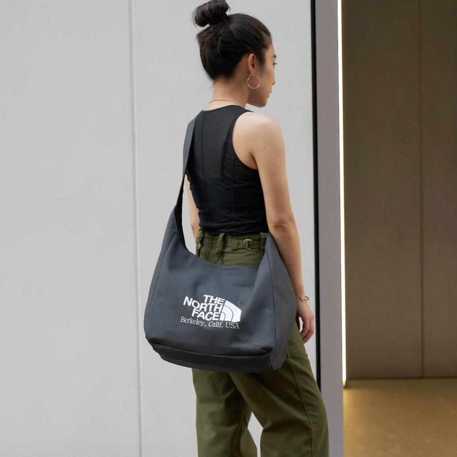 THE NORTH FACE BIG LOGO SHOULDER BAG
