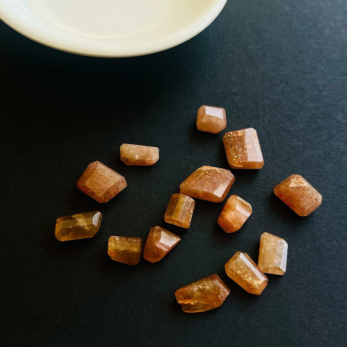 [原石] 金太陽石 約 10-15mm