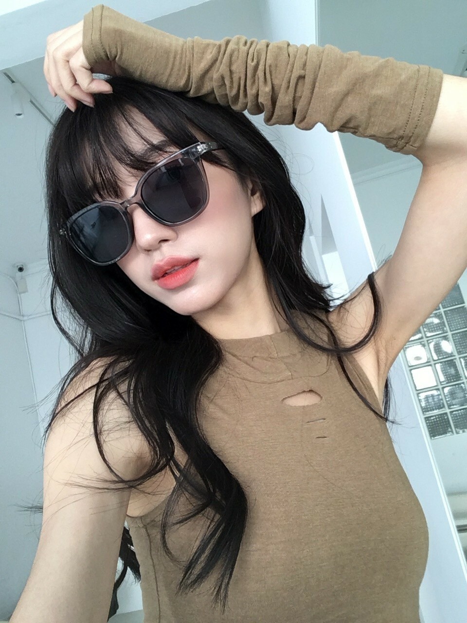 時髦精の透灰色方形墨鏡 （附盒）