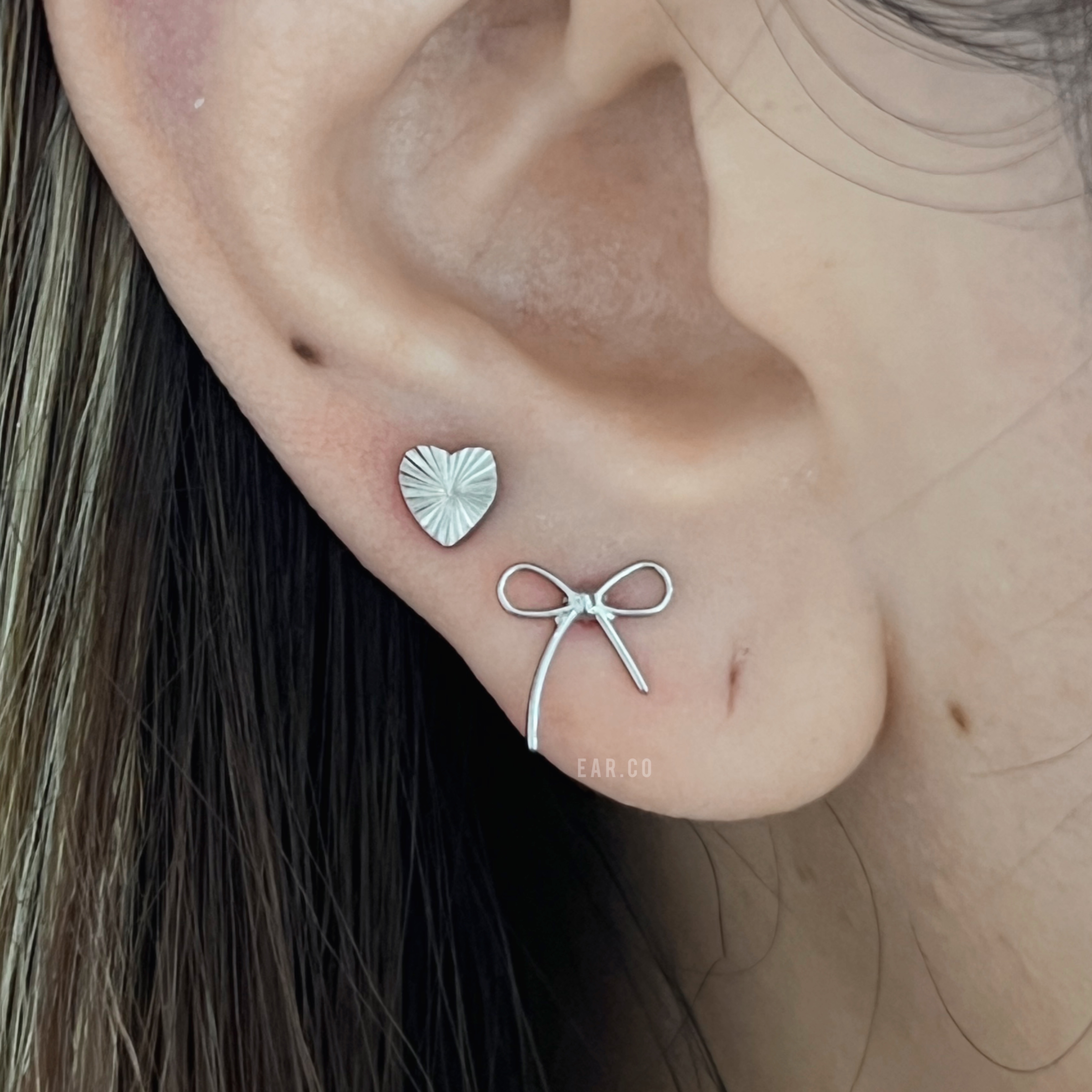 絲帶蝴蝶結平頭耳門/耳珠/耳骨釘 [G23 Titanium]