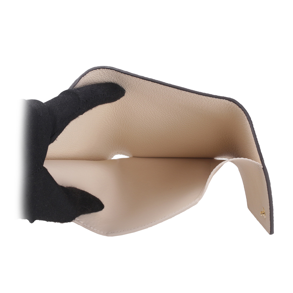 【Louis Vuitton / LV】Monogram VICTORINE牛皮壓印零錢袋短夾(奶油色) M82344