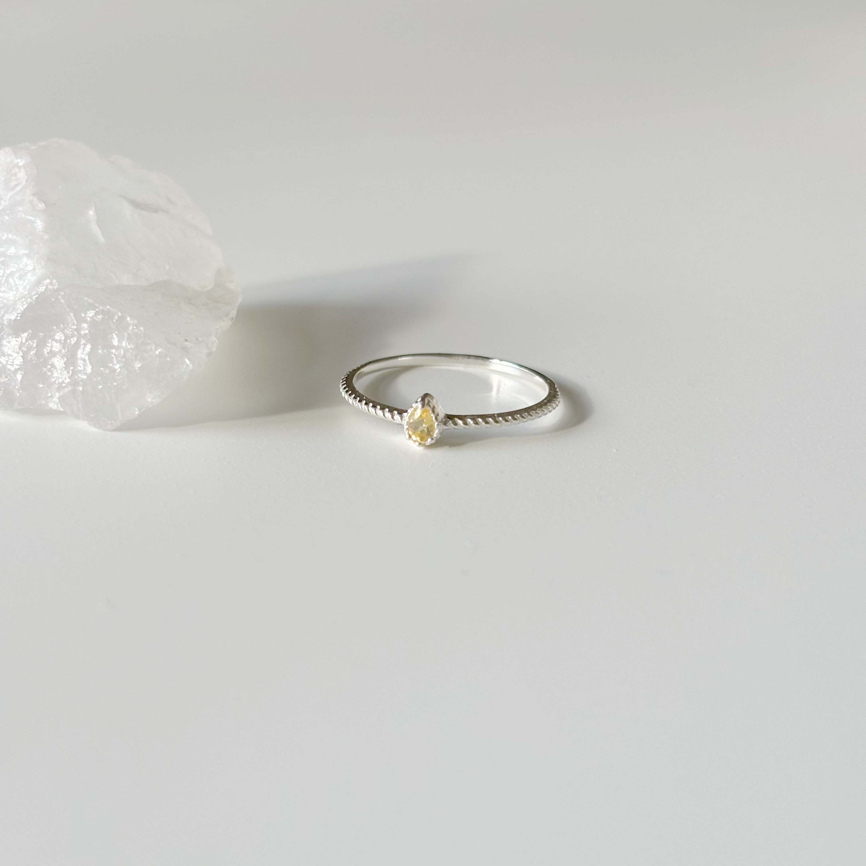 巴洛克水滴黃水晶戒指