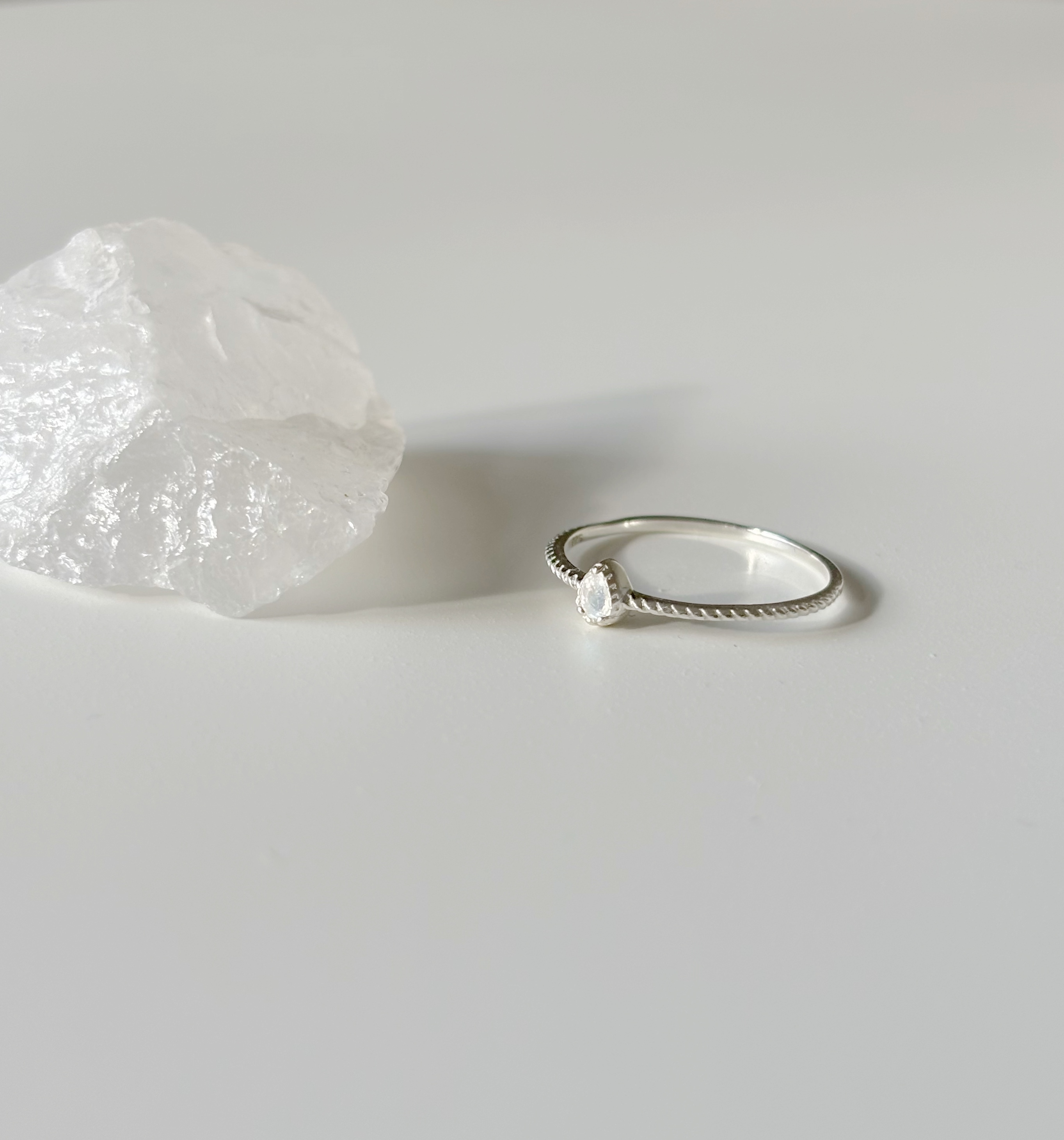 巴洛克水滴月光石戒指