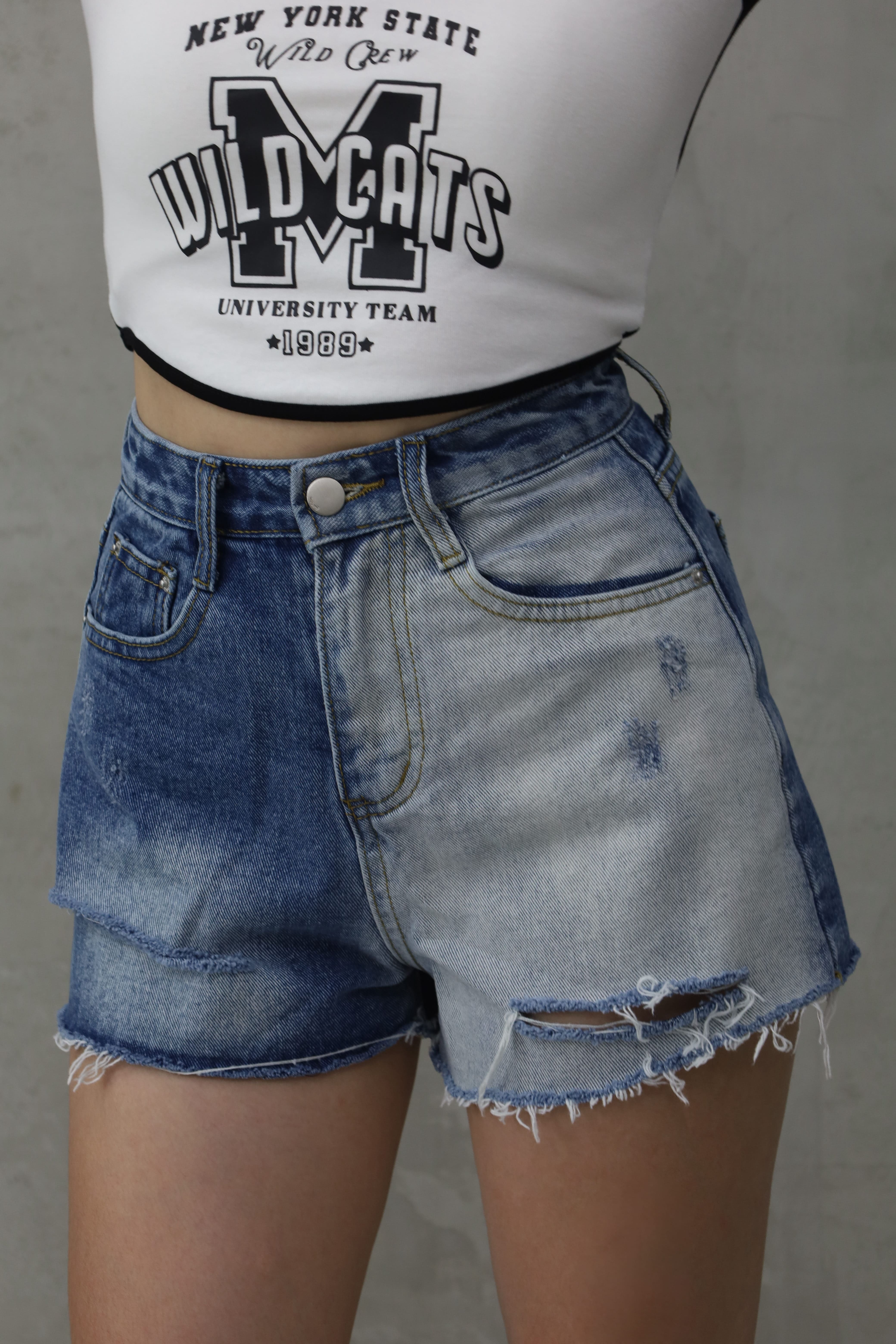 拼色刷破牛仔短褲