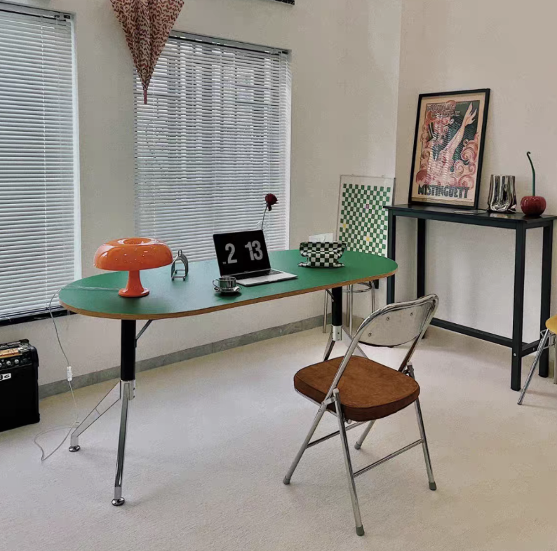 VisionLab 中古餐桌 (綠色木紋邊橢圓)