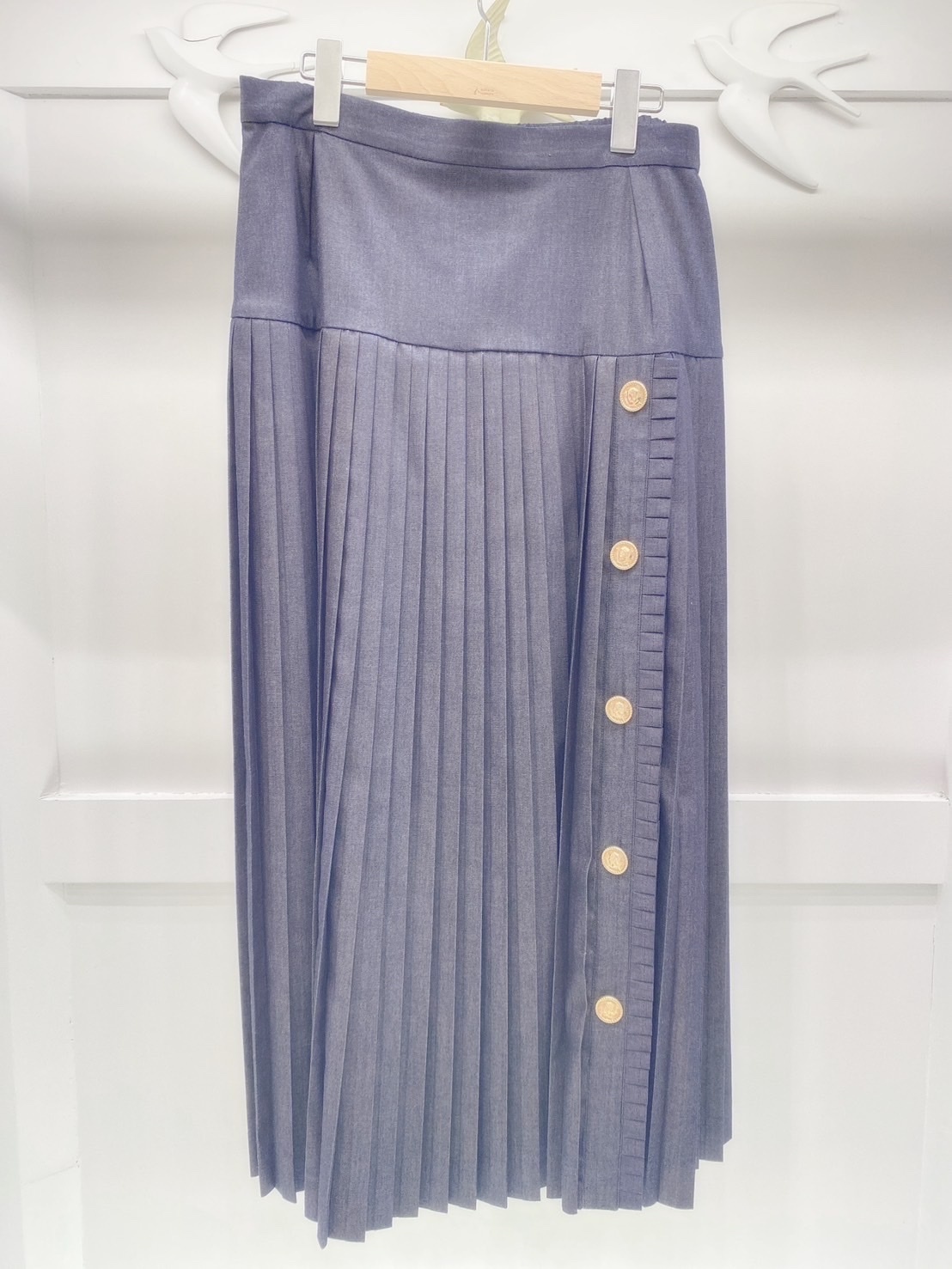 百摺側金釦牛仔裙