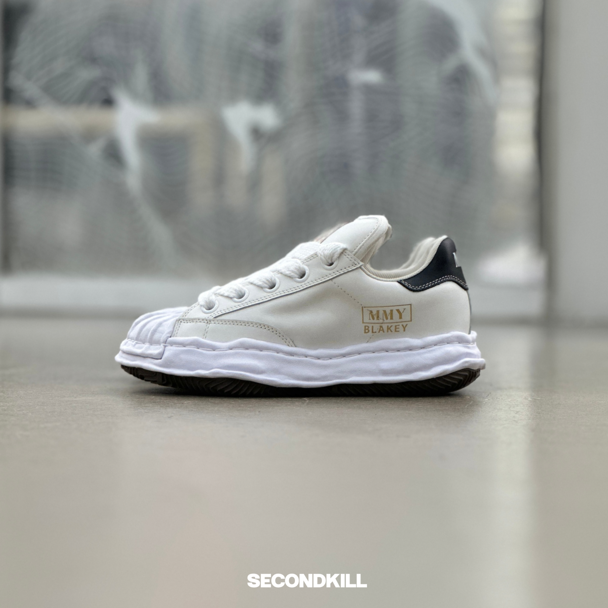 Maison Mihara Yasuhiro Baker Puffer- White l A12FW723