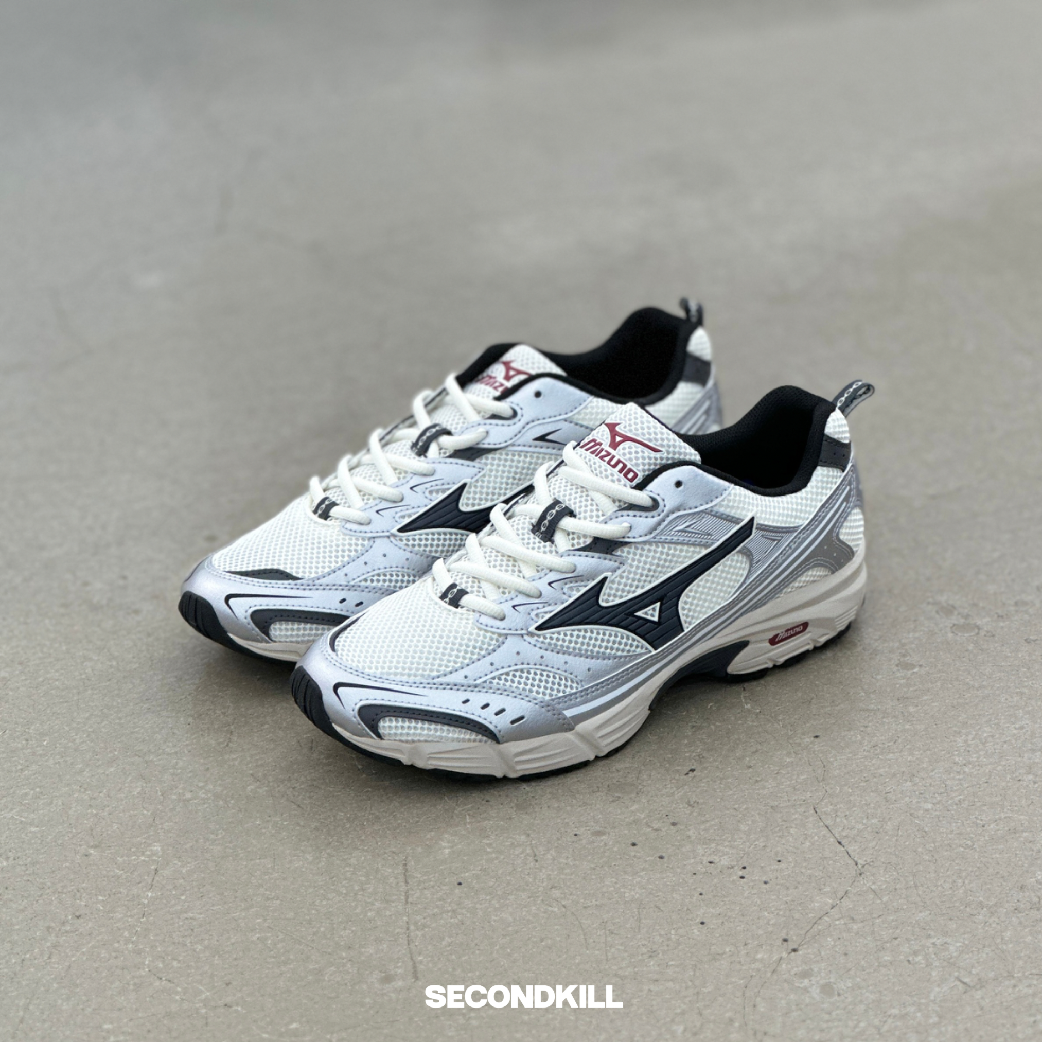 Mizuno MXR OG White Magnet Silver | D1GA245101