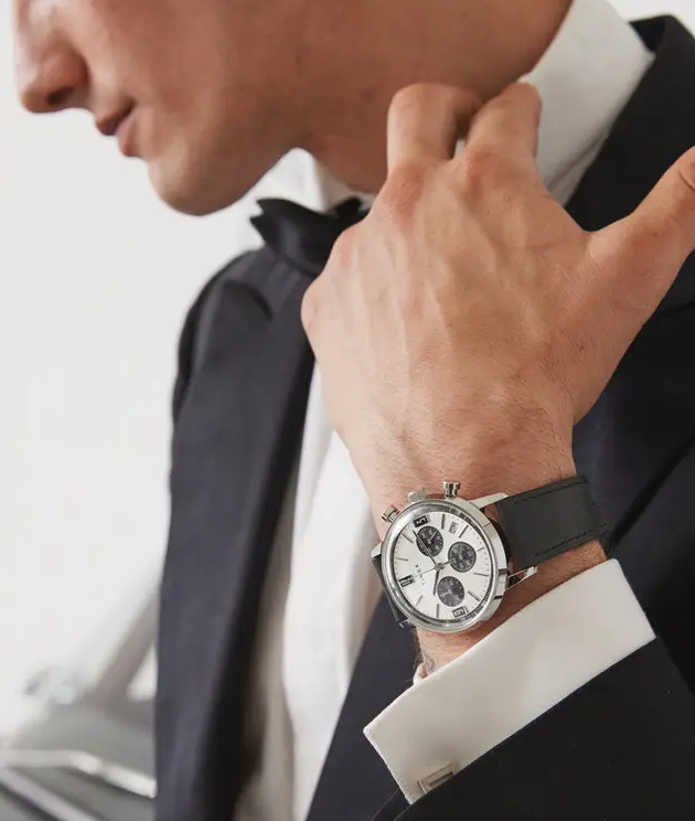 萬年鐘錶 - TIMEX 天美時   Q-Timex  歐洲賽道經典精緻呈現三眼計時男錶  TW2W10300   timex Q  錶徑40MM