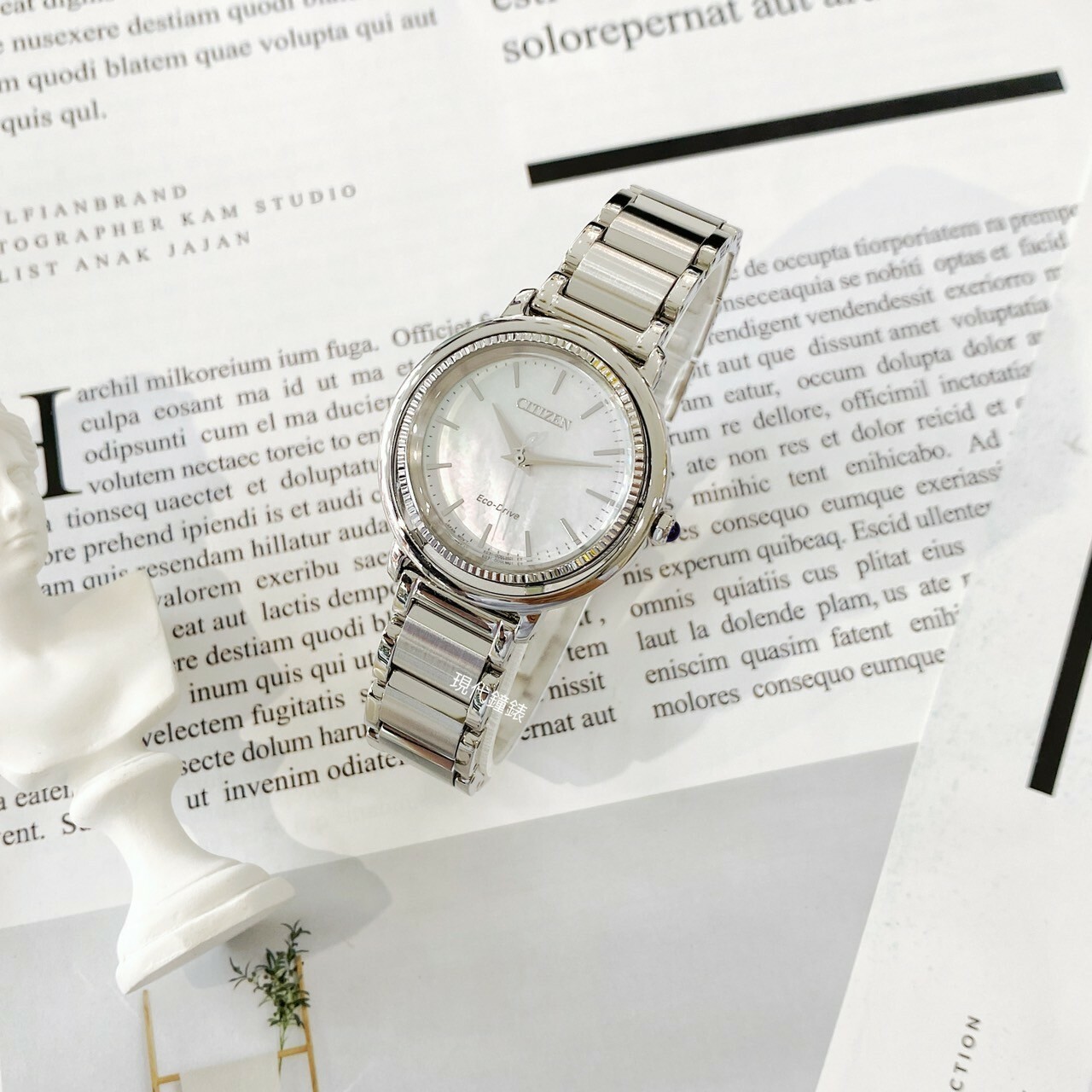【CITIZEN 星辰】 L系列 代言人廣告款光動能珍珠母貝女錶EM1100-84D  31.2mm 現代鐘錶