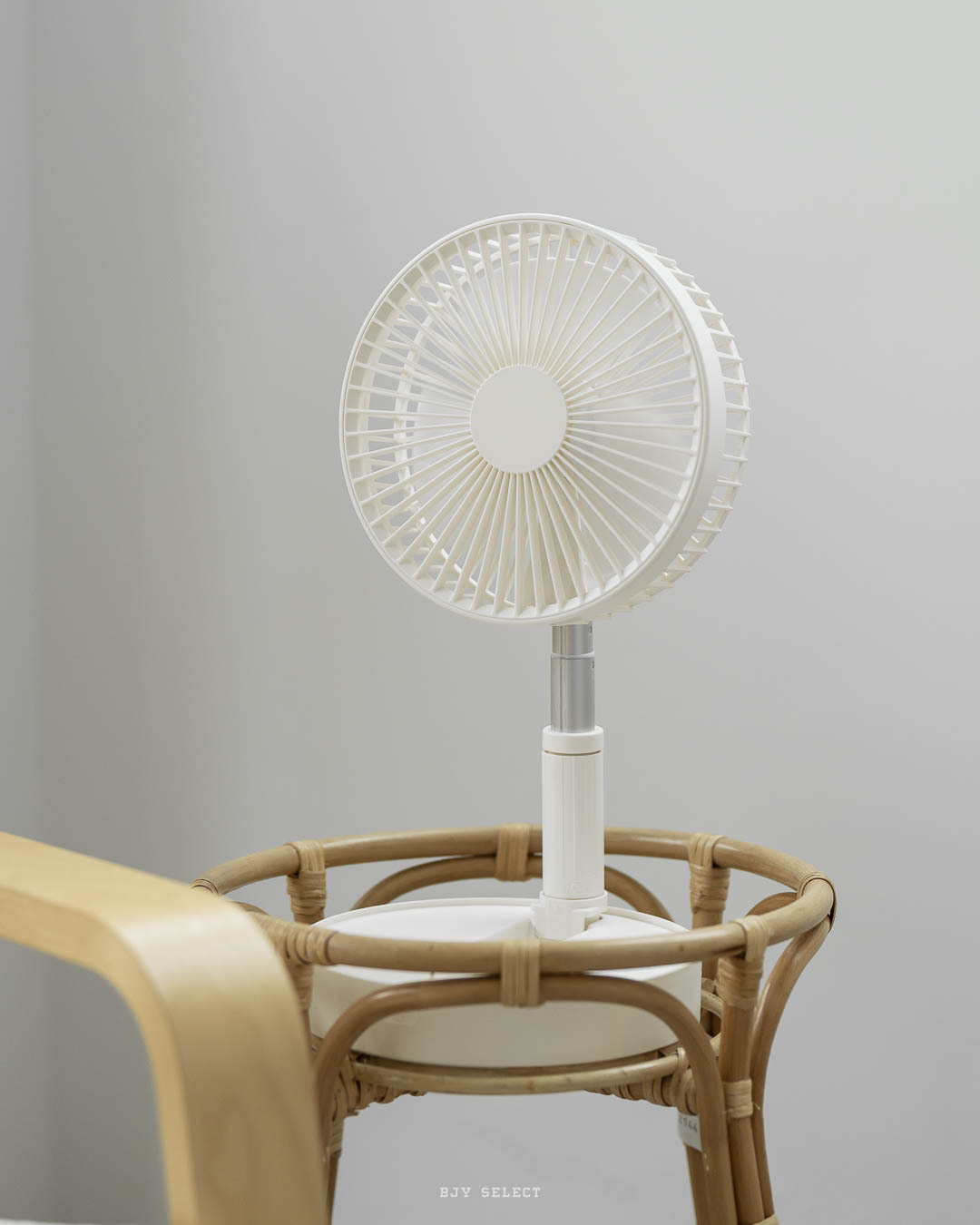 #預購 HongJin P90可折疊8吋風扇 落地扇 露營小物 USB充電 直立扇 四色