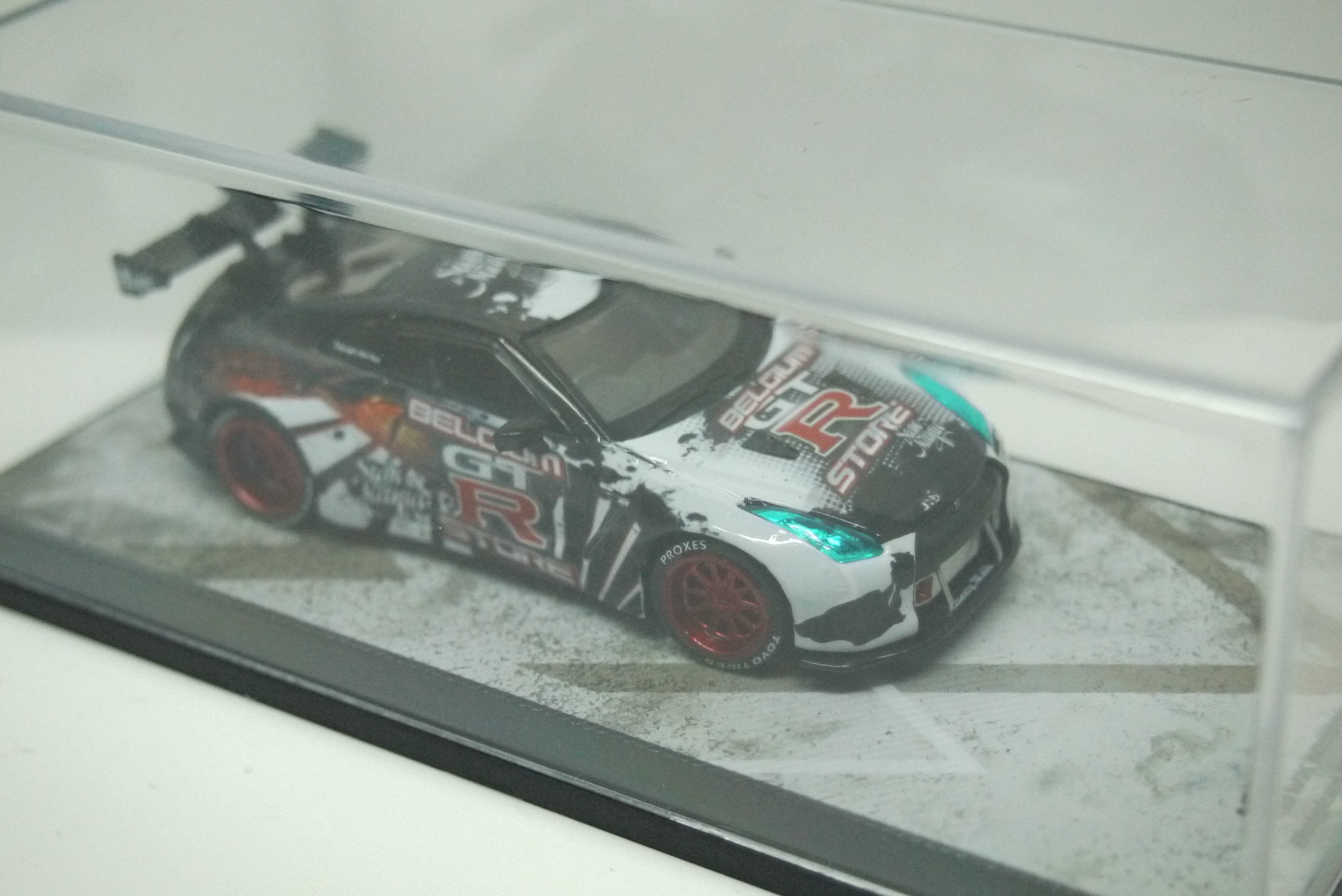 KJ Miniatures Nissan GTR R35 Belgium GTR Store Edition