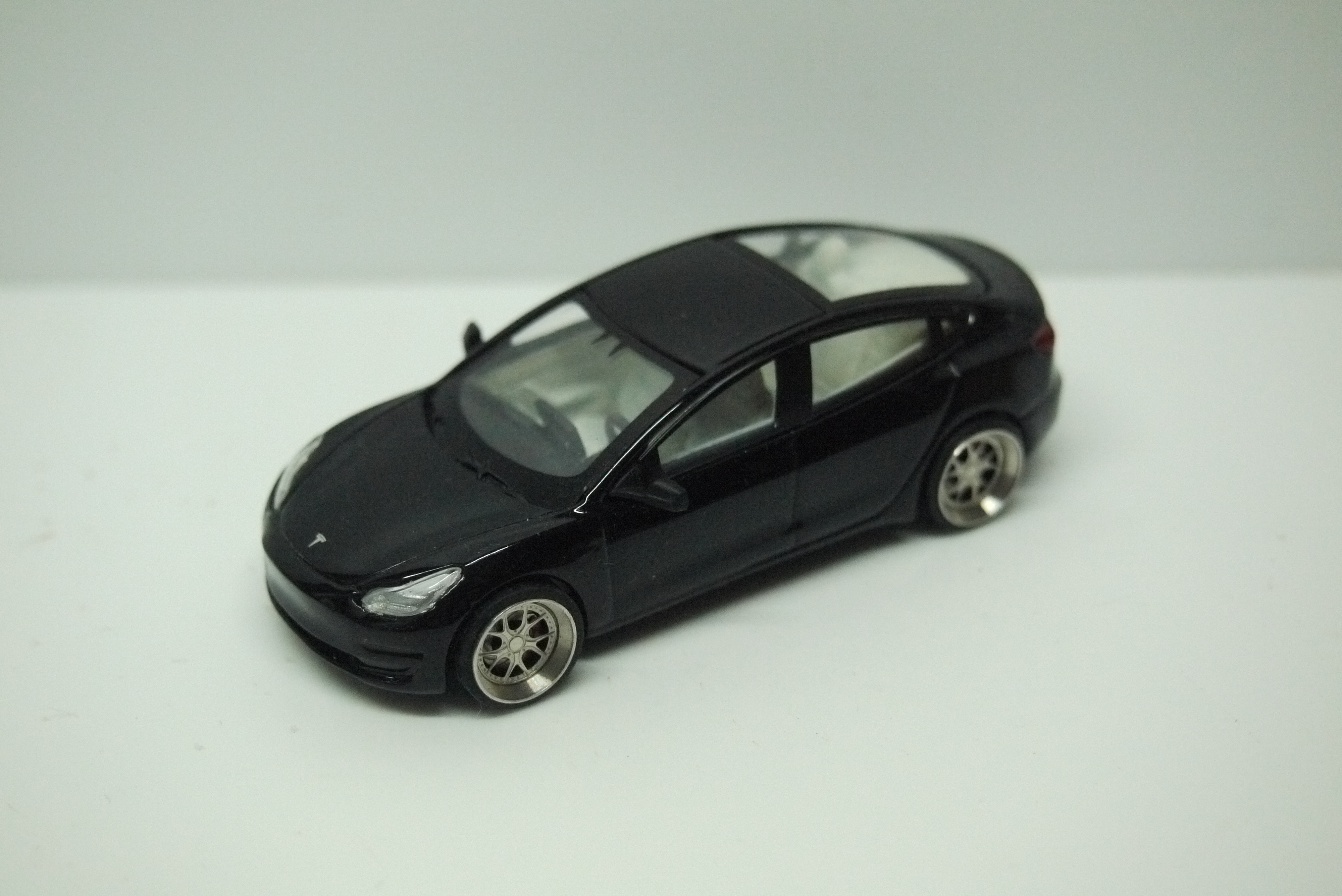 Dream Model Tesla 3 Black(modified wheels)