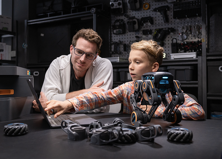 專訪 2024 年 iF 金質獎獲獎者 — 優必選 | 設計未來教育：UGOT robot 機器人的創新之路