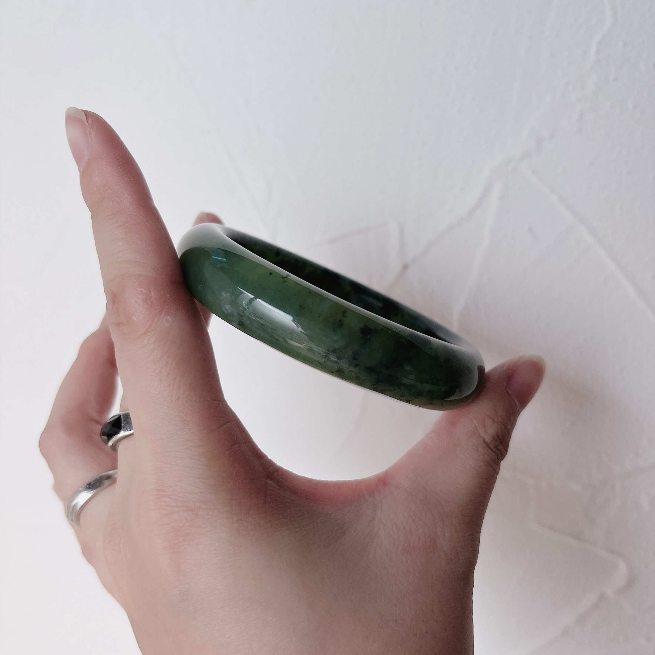 岫玉．深藍水墨飄花平安鐲