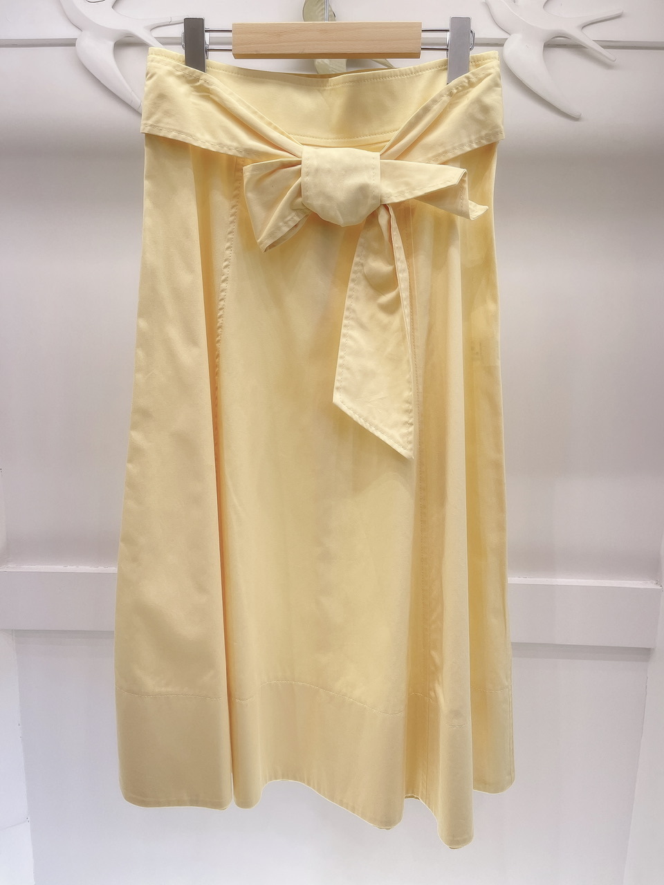 鵝黃綁帶裙