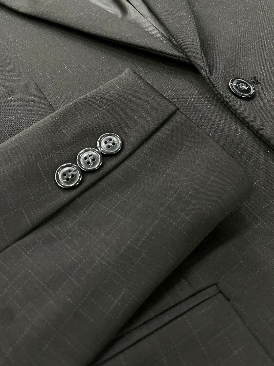 黑色緹花冰絲彈性西裝外套02