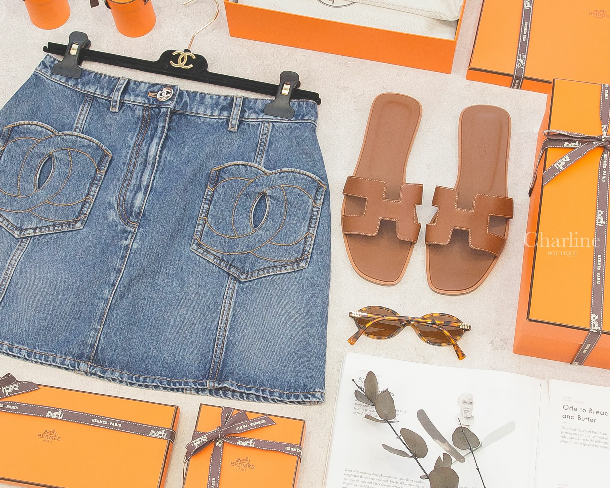 Hermès Oran 焦糖色H拖鞋,Miu Miu Miu Regard Sunglasses 琥珀色橢圓框側邊金色字母太陽眼鏡-Charline Boutique 精品代購
