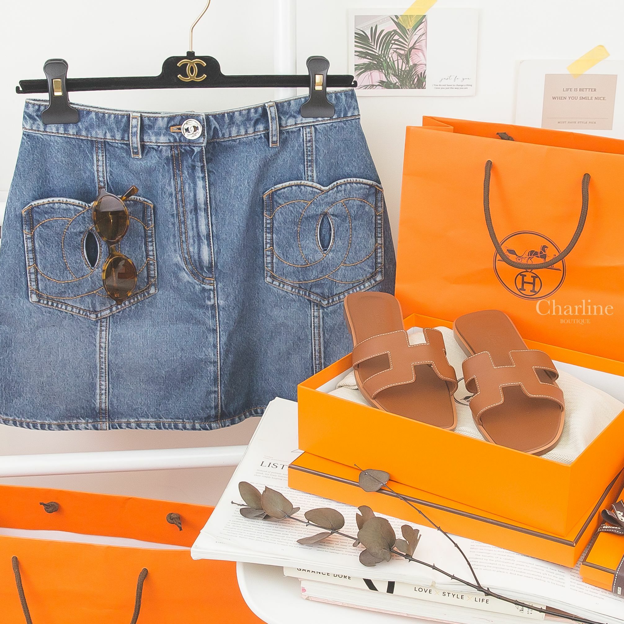 Hermès Oran 焦糖色H拖鞋,Miu Miu Miu Regard Sunglasses 琥珀色橢圓框側邊金色字母太陽眼鏡-Charline Boutique 精品代購