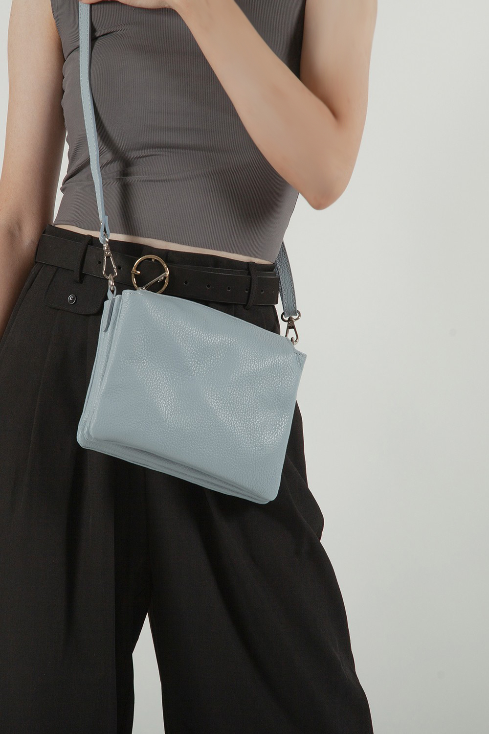 Monica 極簡旅行用斜背包