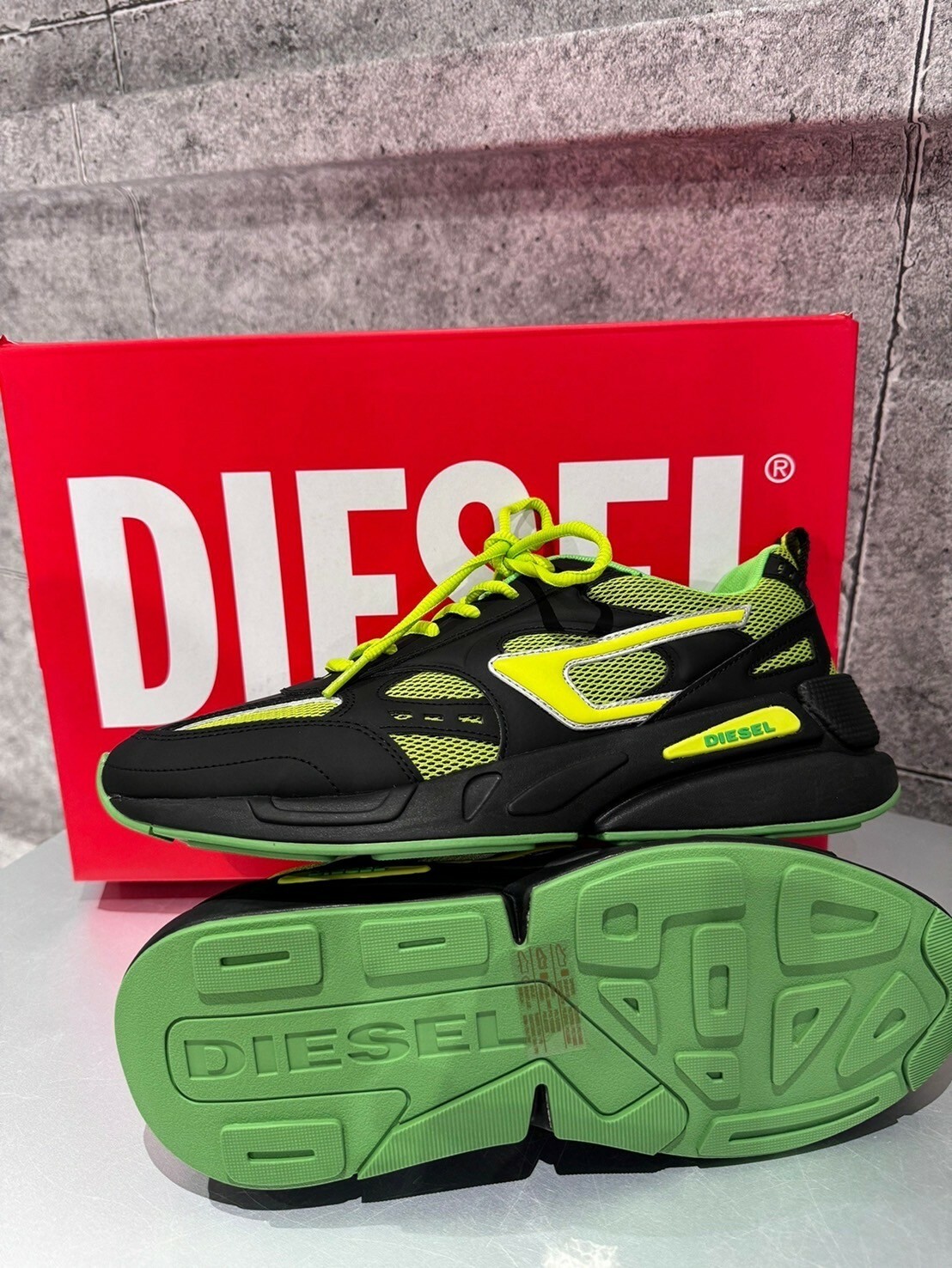 現貨4折 DIESEL 限定款 黑綠配色Logo 厚底跑鞋