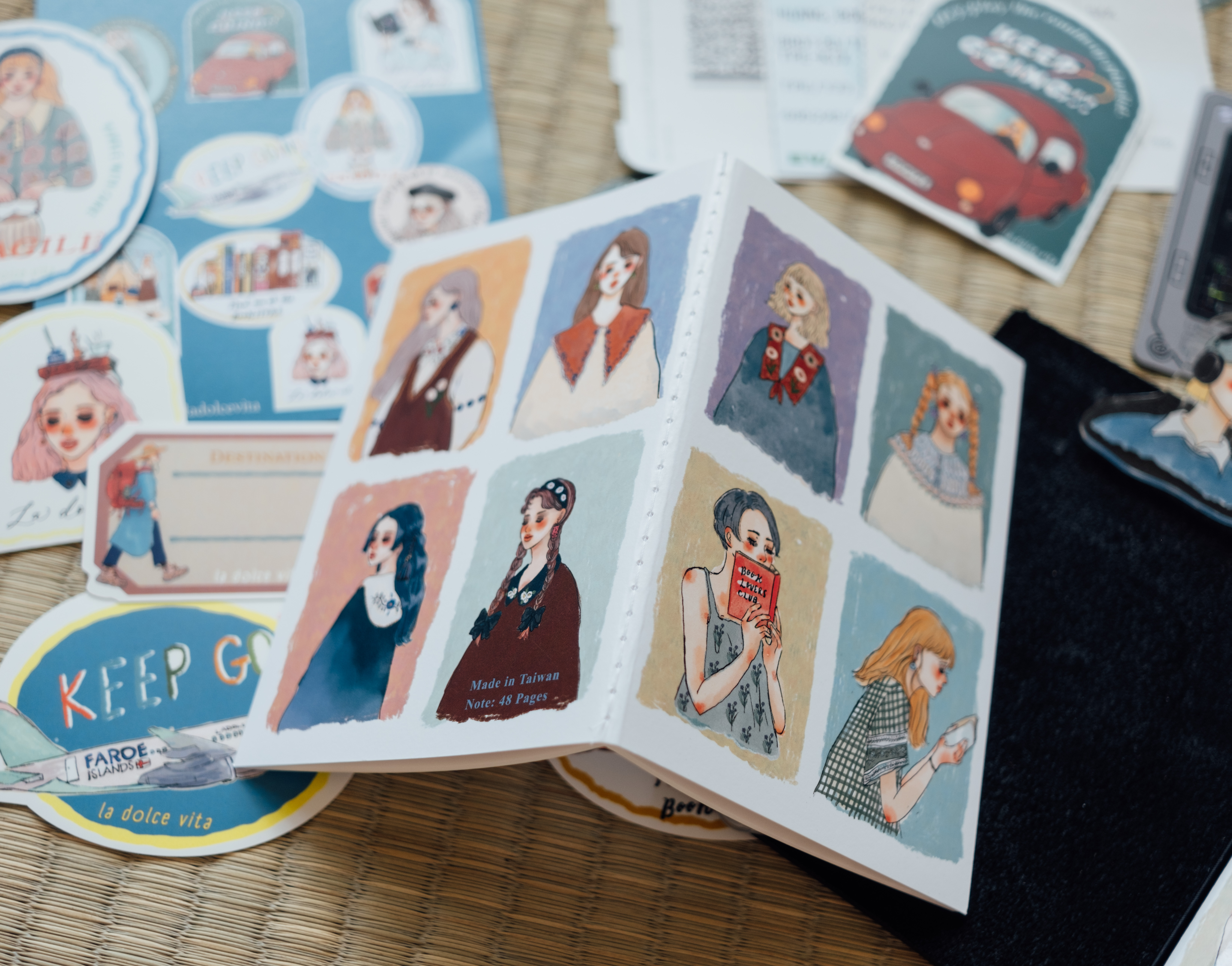 女子畫像 筆記本 護照尺寸｜甜蜜生活