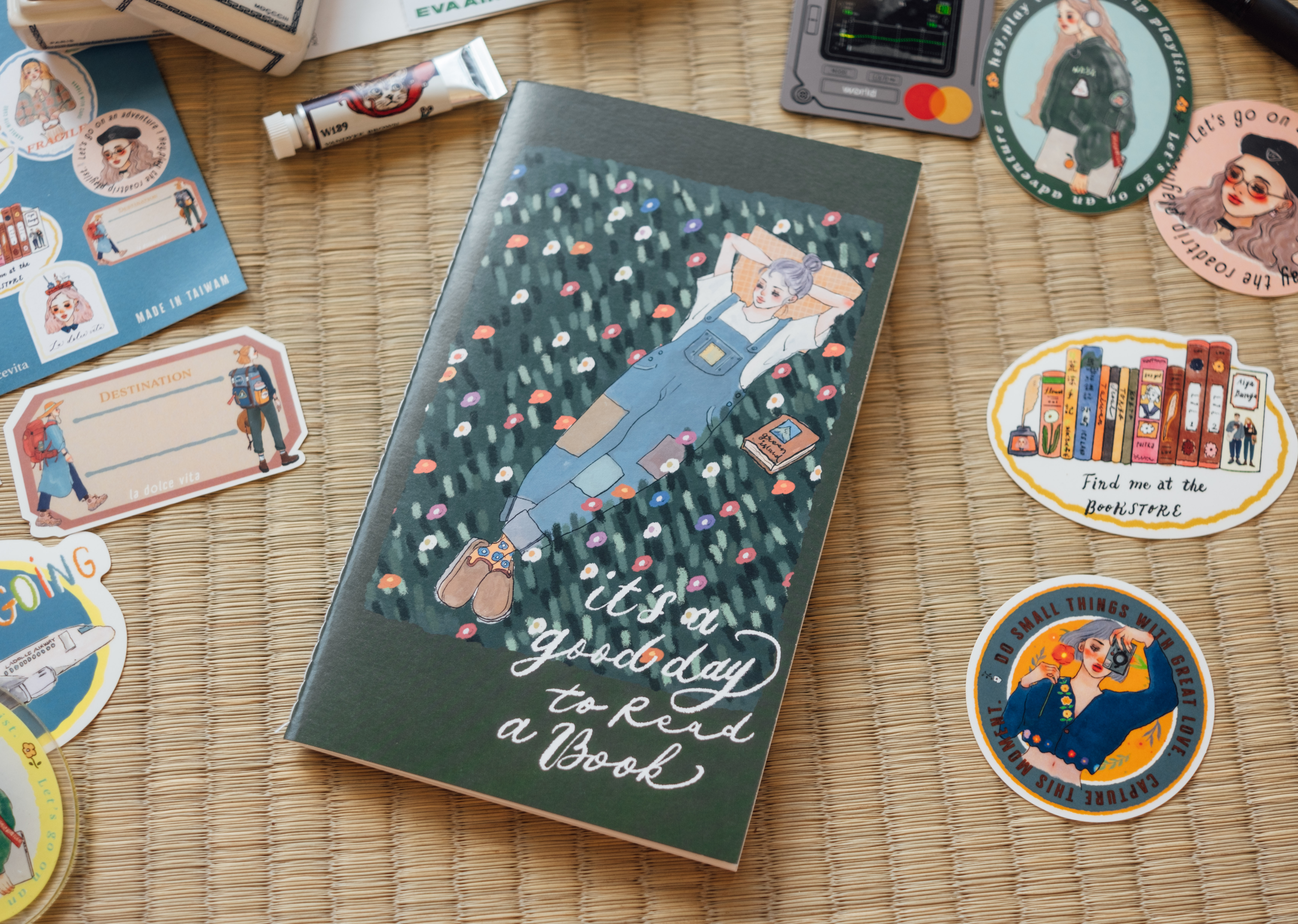 草地閱讀女孩 It is a good day to read a book 筆記本｜甜蜜生活