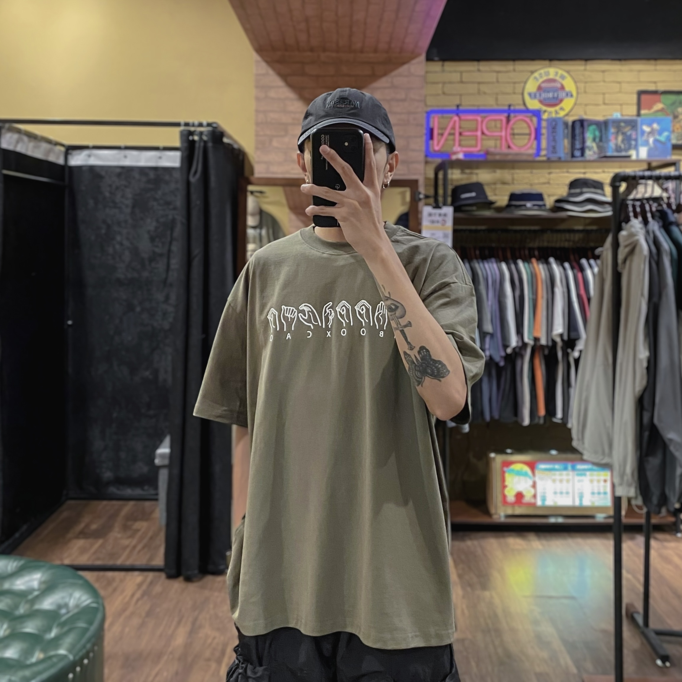 趣味手勢字母短TEE