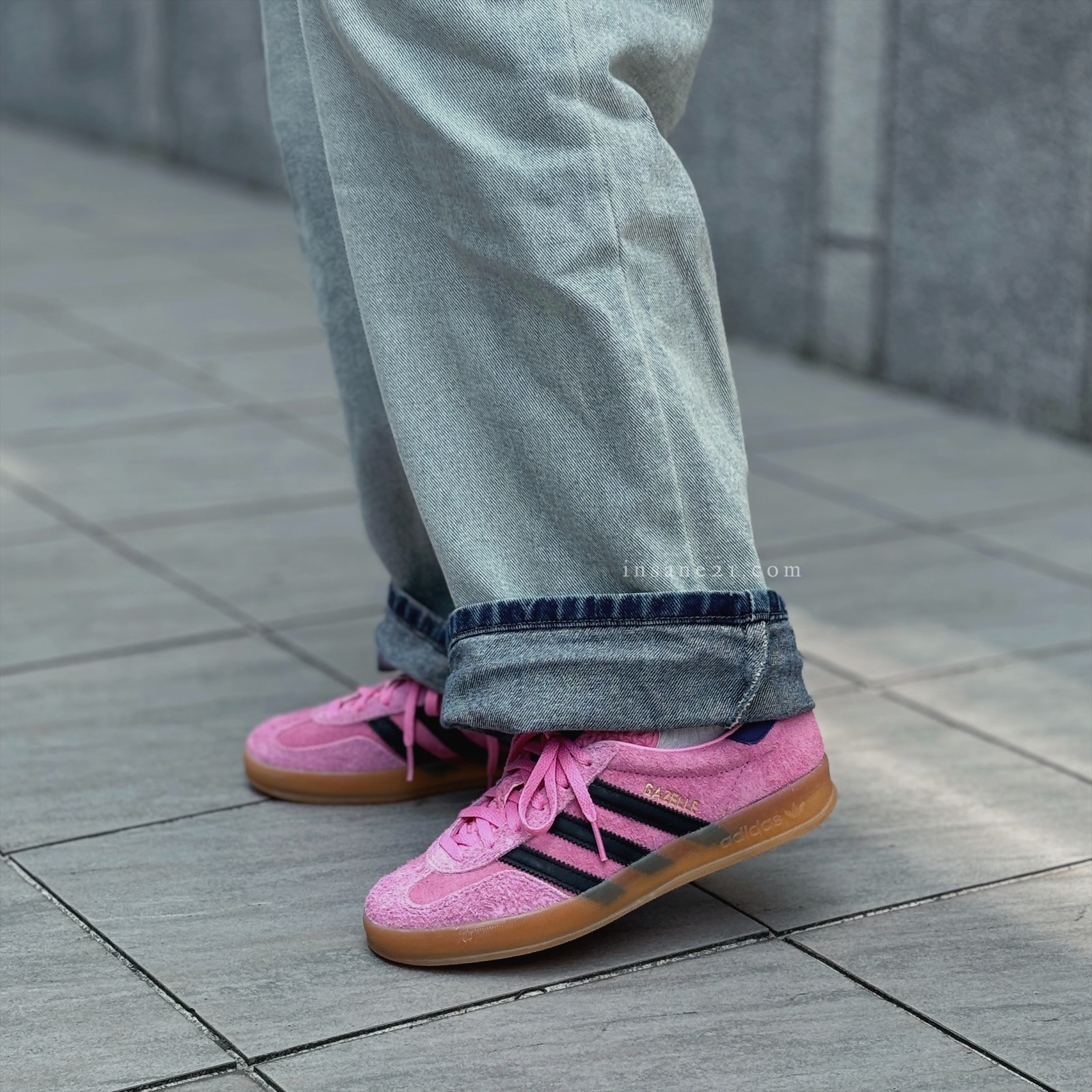 ADIDAS ORIGINALS GAZELLE INDOOR 粉黑 麂皮 復古鞋 女鞋 IE7002