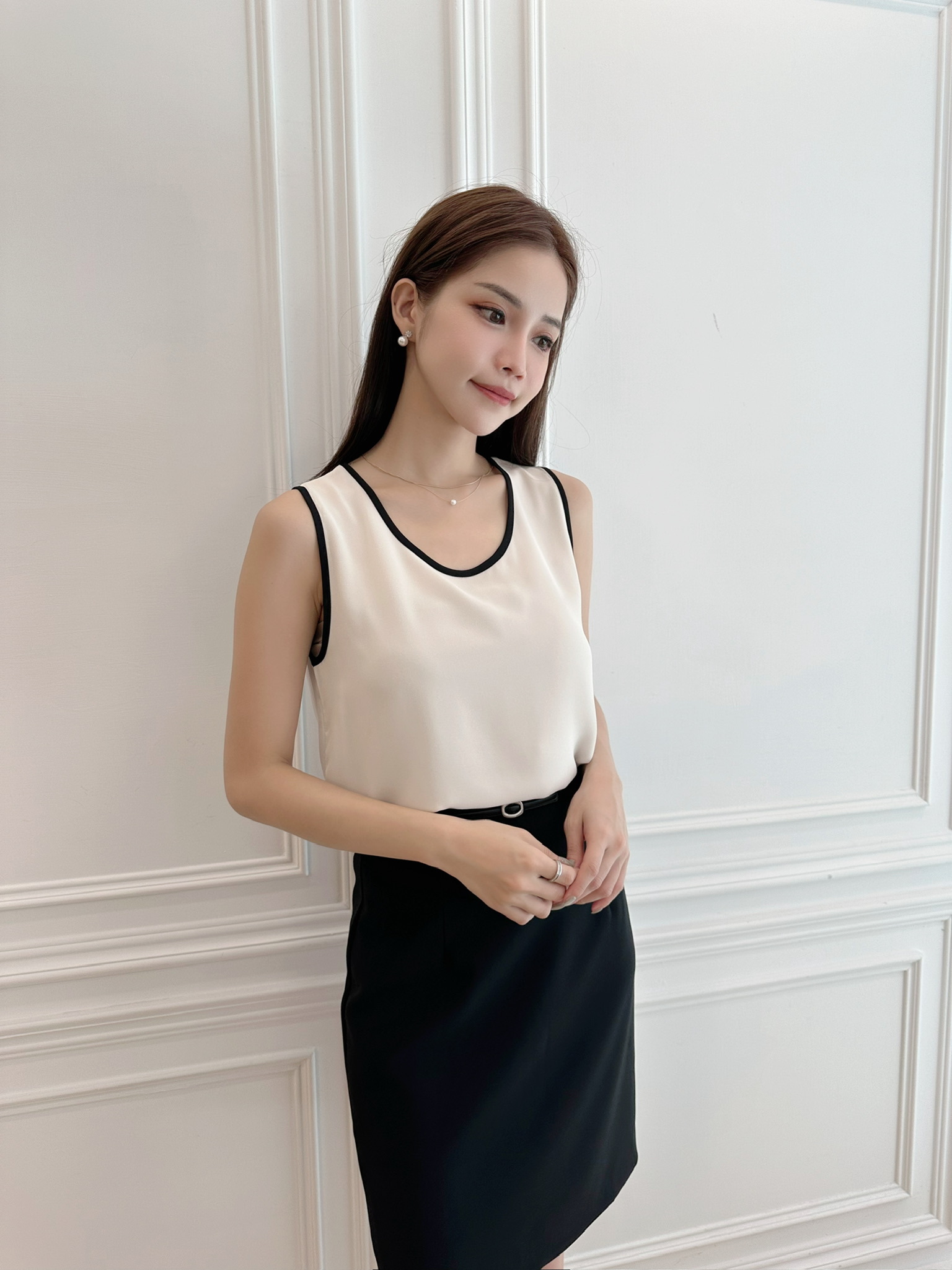 撞色滾邊圓領背心