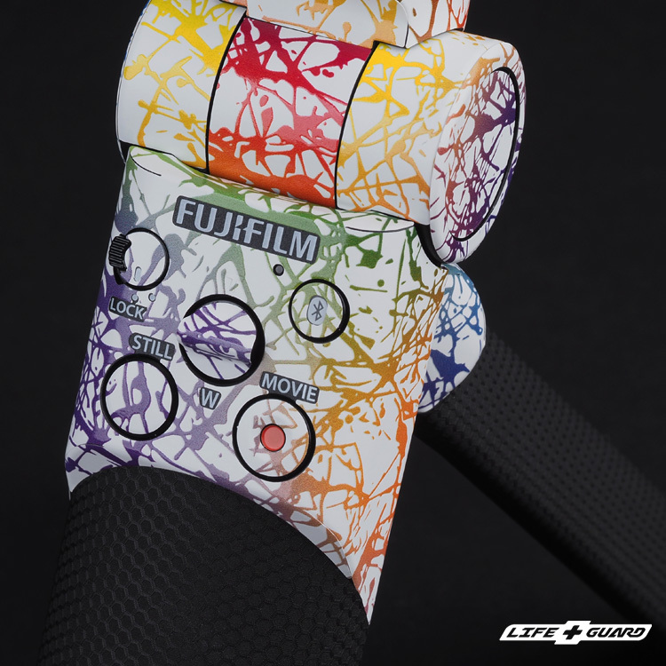 FUJIFILM TG-BT1 貼膜細節圖，LIFE+GUARD 潑墨彩白設計風格