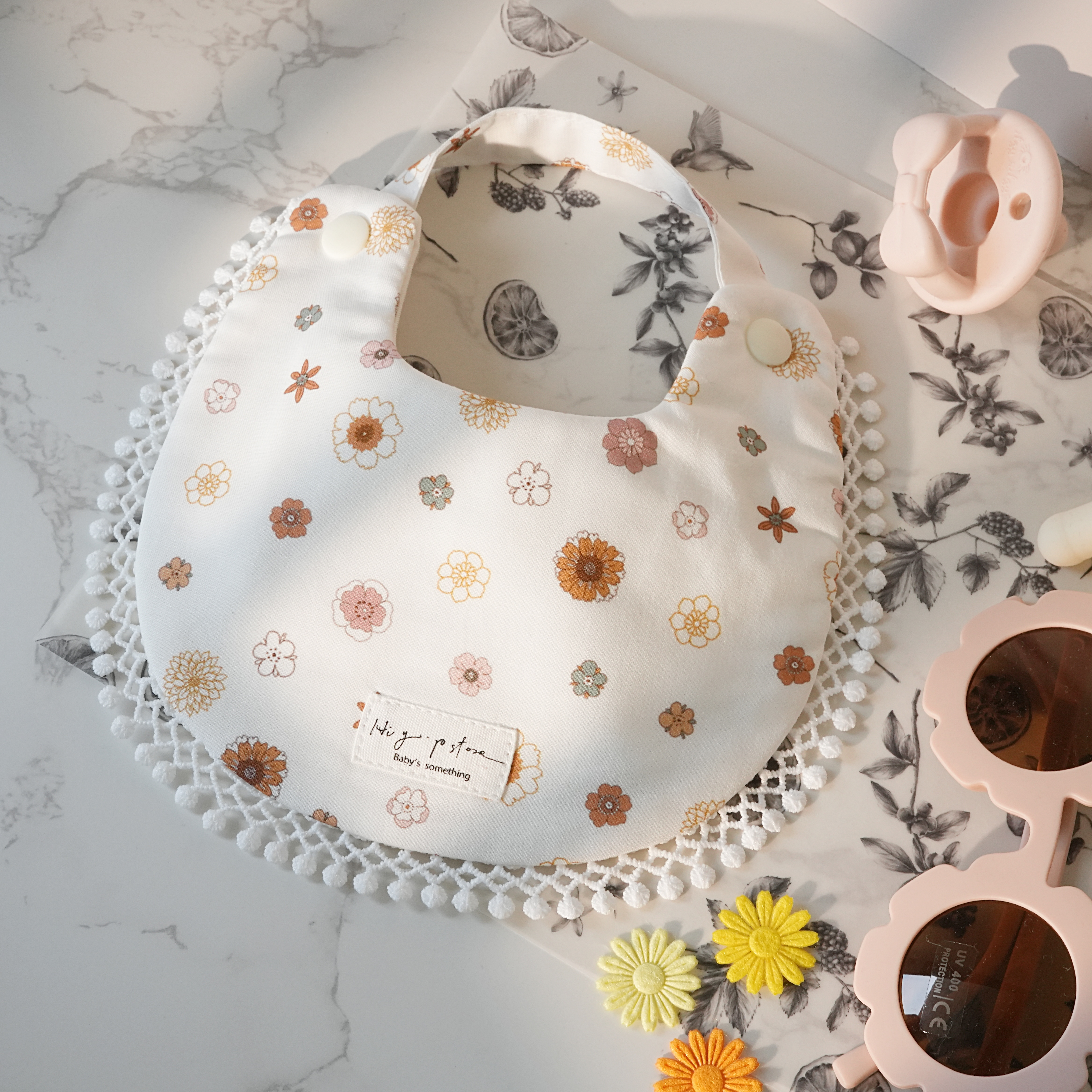 Hi Y.P store-手作圍兜-小小太陽花