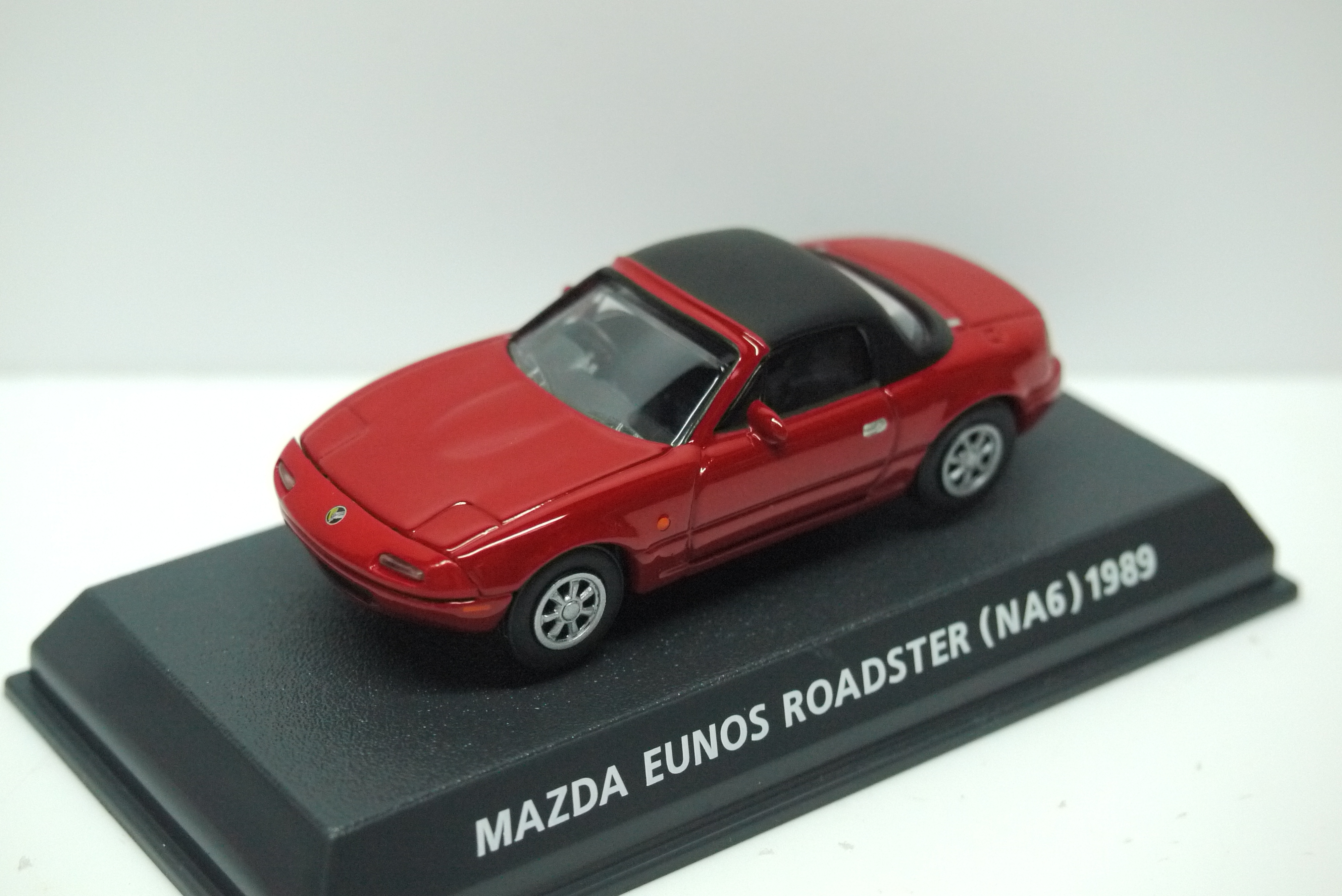 Konami Mazda Eunos Roadster NA6 Red
