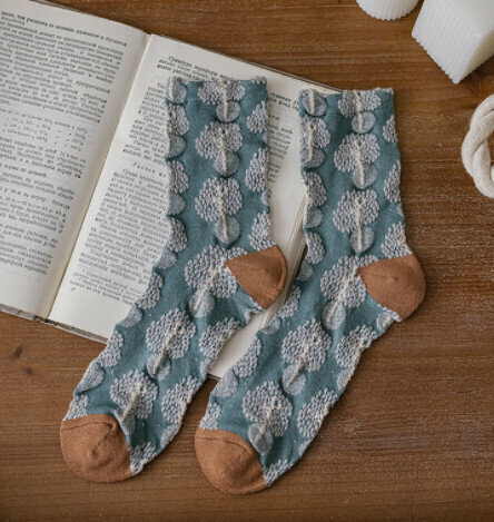 【3 pairs】Women's retro trend style socks (light green vertical pattern)