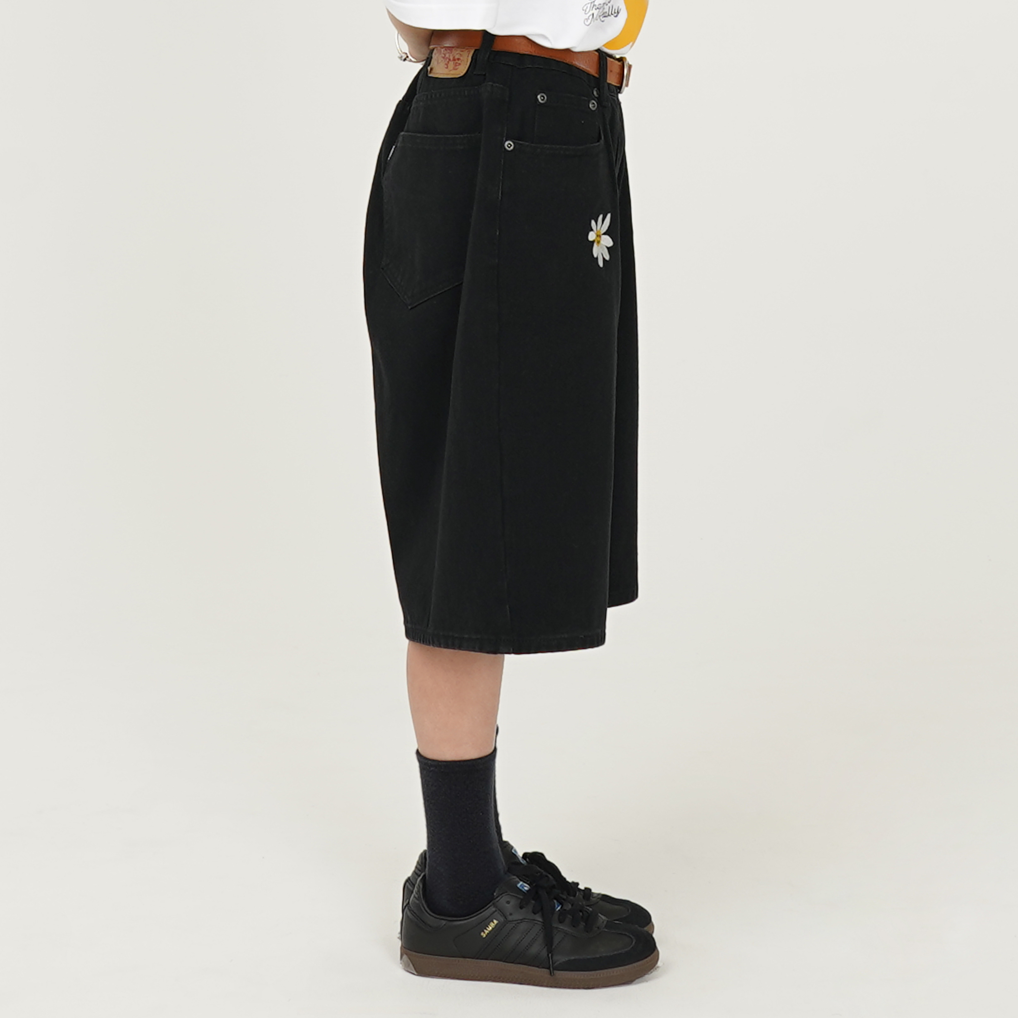 【LABROS】4 Daisy Shorts ★大人気★送料・関税込 Labros 4 Daisy Shorts - 24 SS
