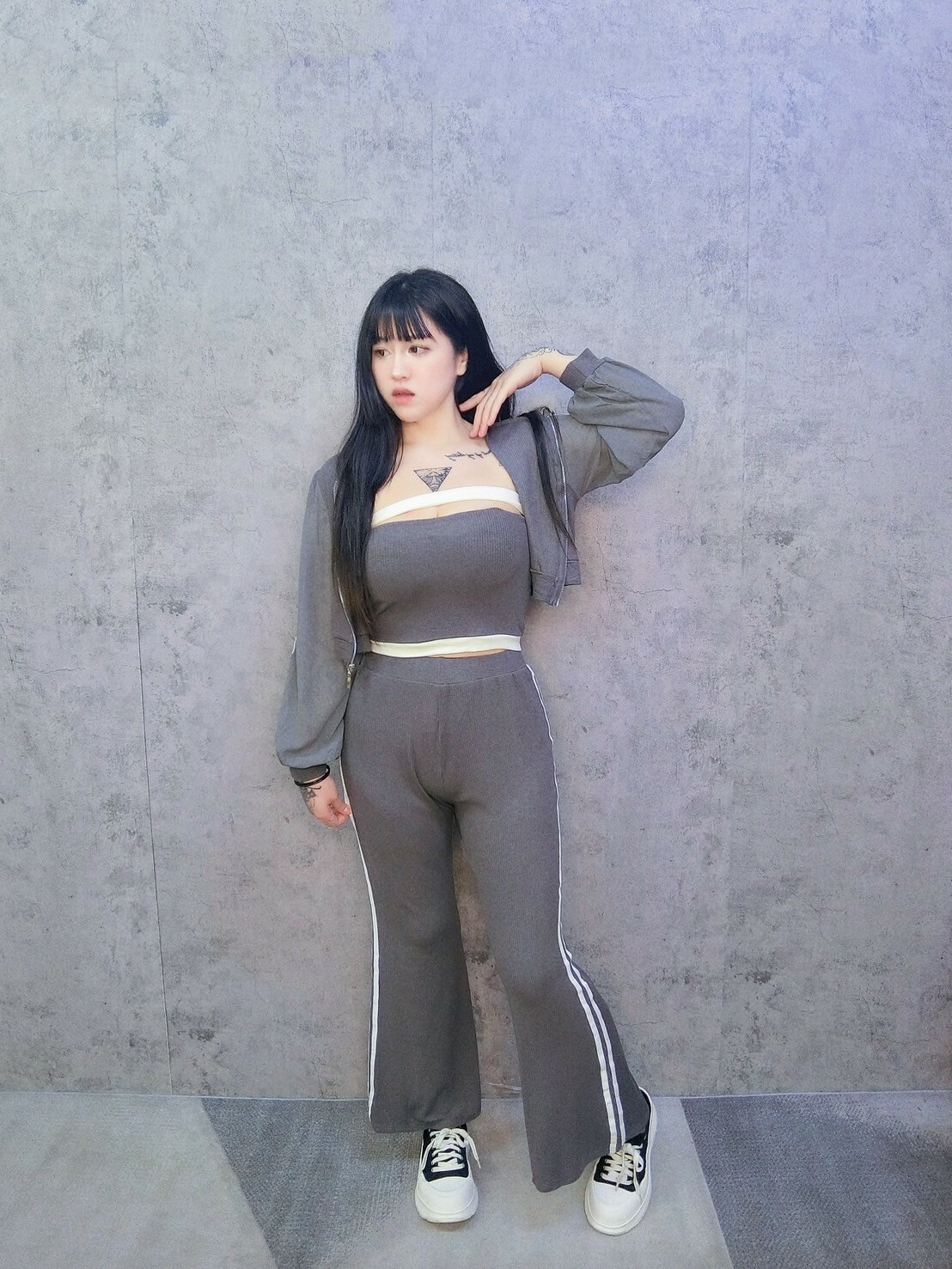 運動風格滾邊平口長褲外套三件套