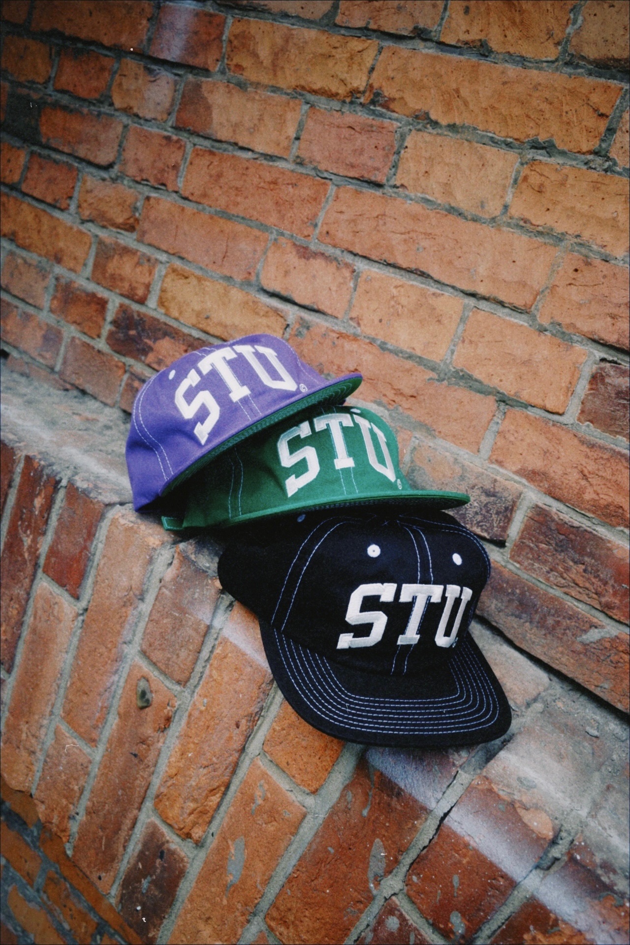 Stussy STU大logo 分割帽 (黑/紫/綠)