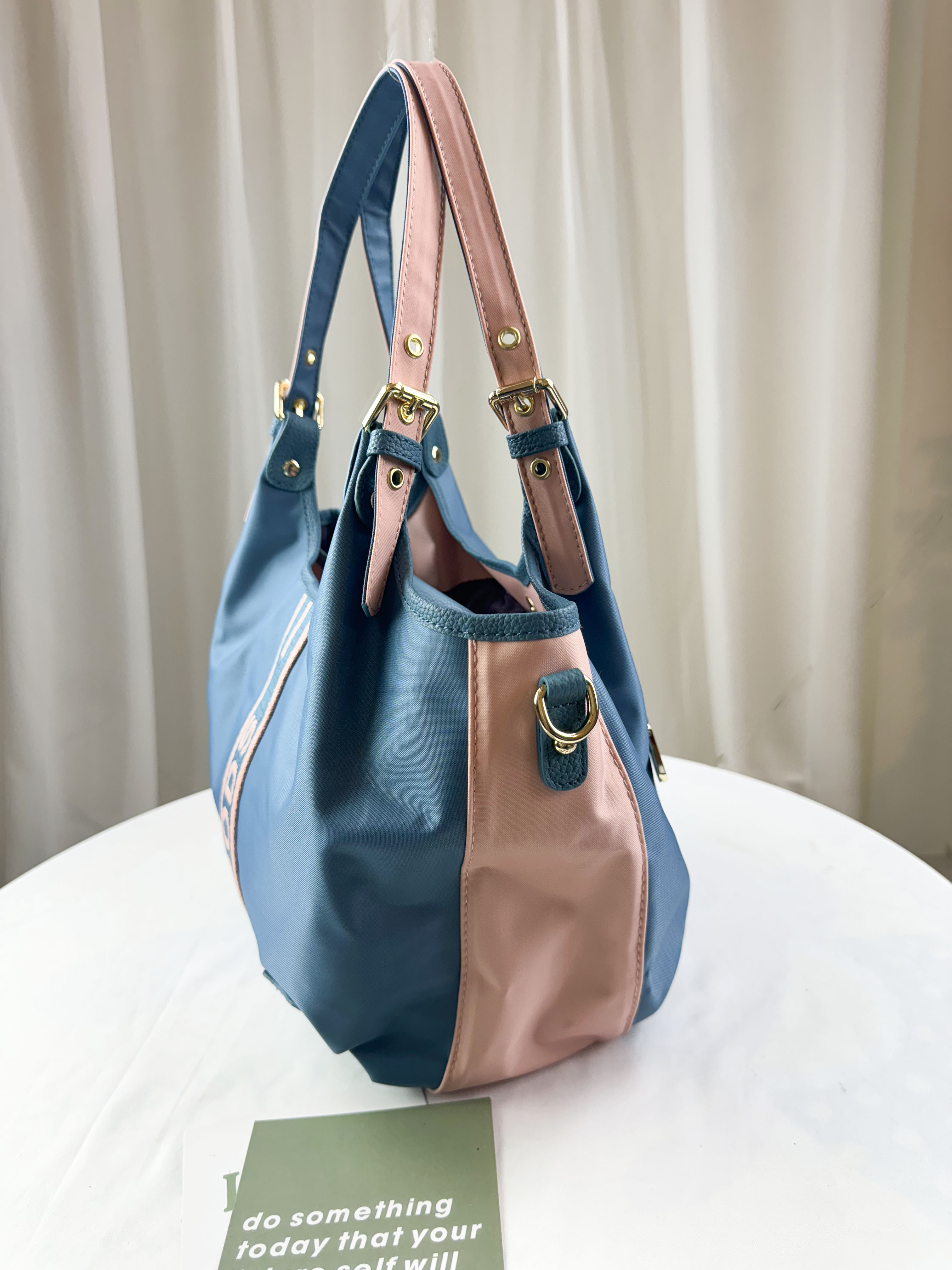 GOODS 綠粉拼色防潑水手提包 / 側背包 附兔兔吊飾  #2520