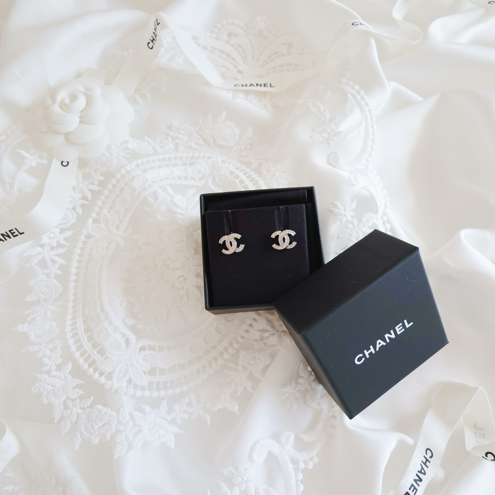 ✨極美品✨CHANEL耳环 CC logo ✨極美品✨CHANEL耳环 CC logo - メルカリ