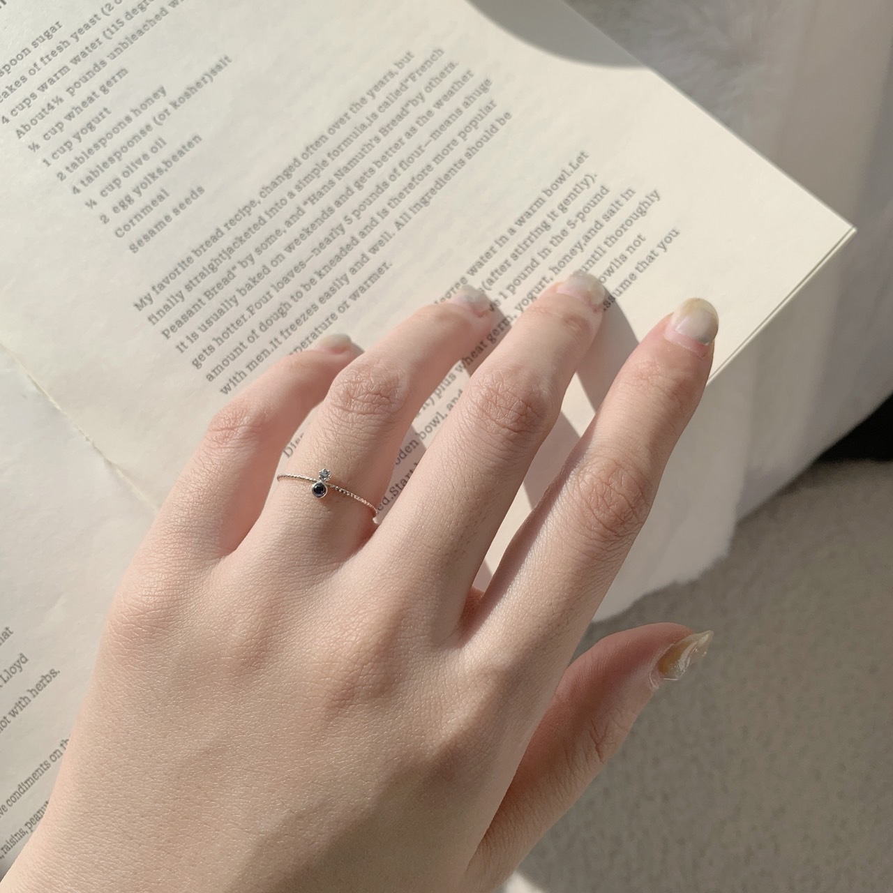 小圓菫青托帕石戒指