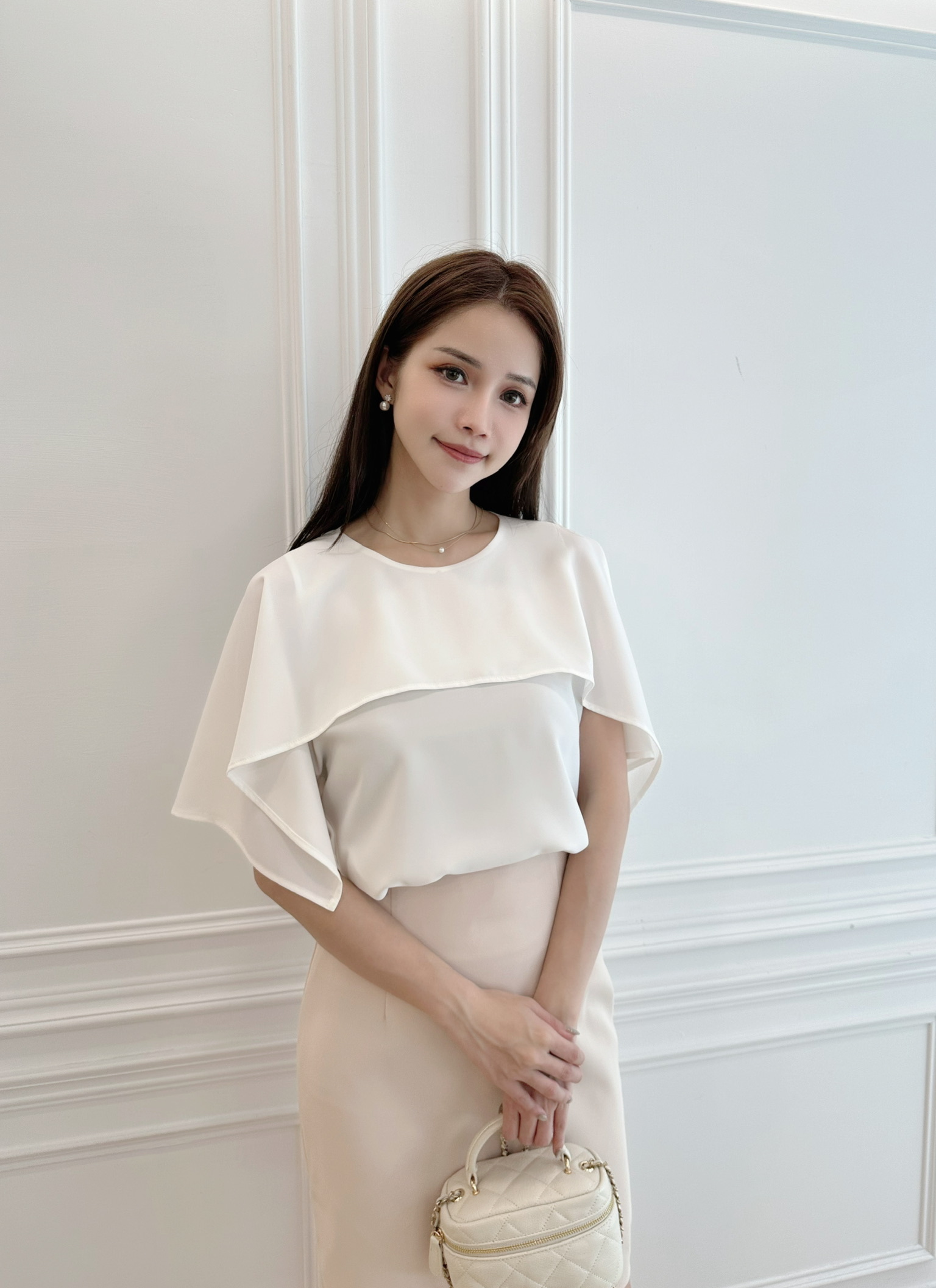 斗篷裁片袖上衣