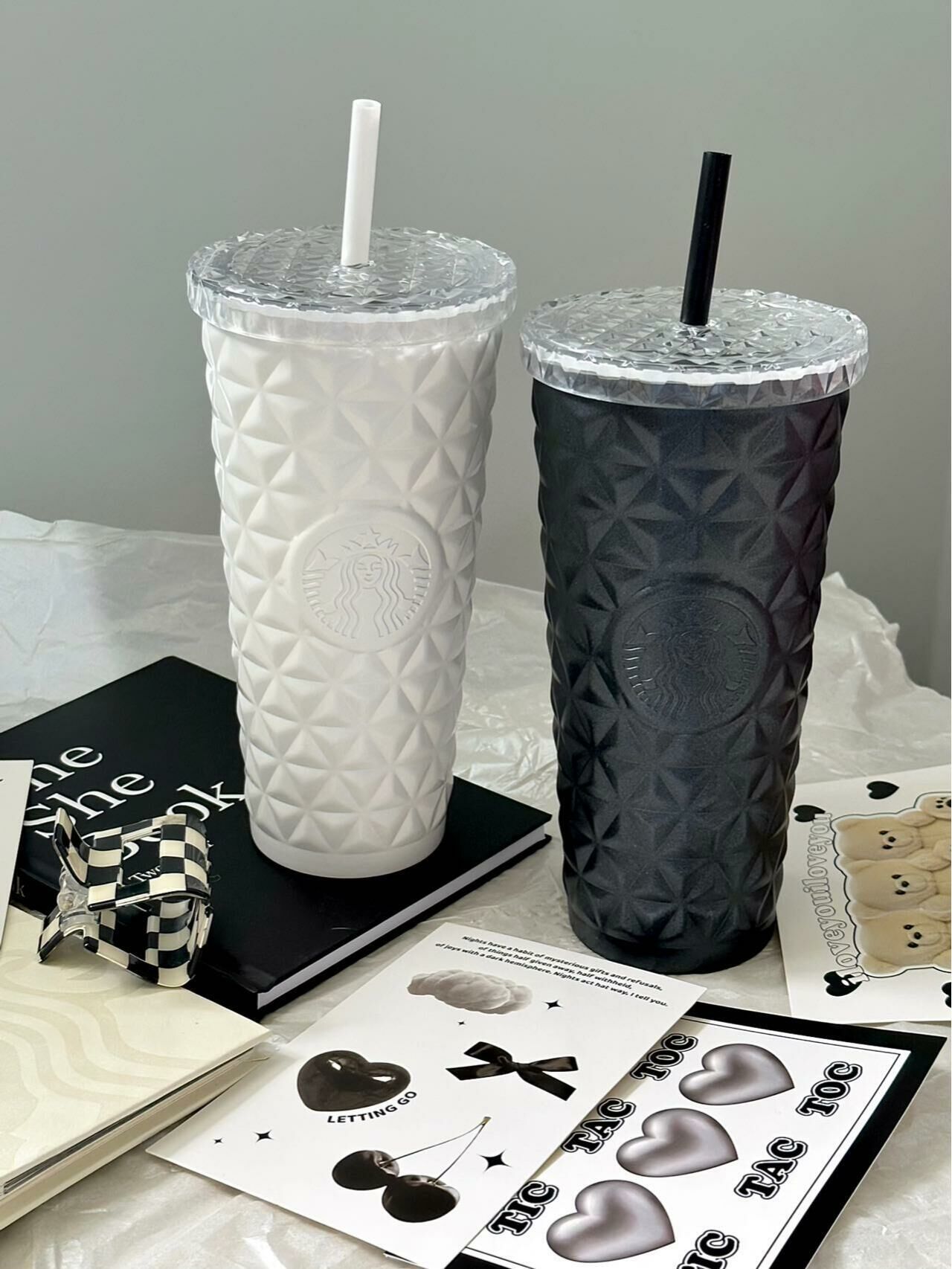 Starbucks 星巴克 官方正版 菱格紋不銹鋼吸管杯 保溫杯 隨行杯 白色 黑色 2色/預購