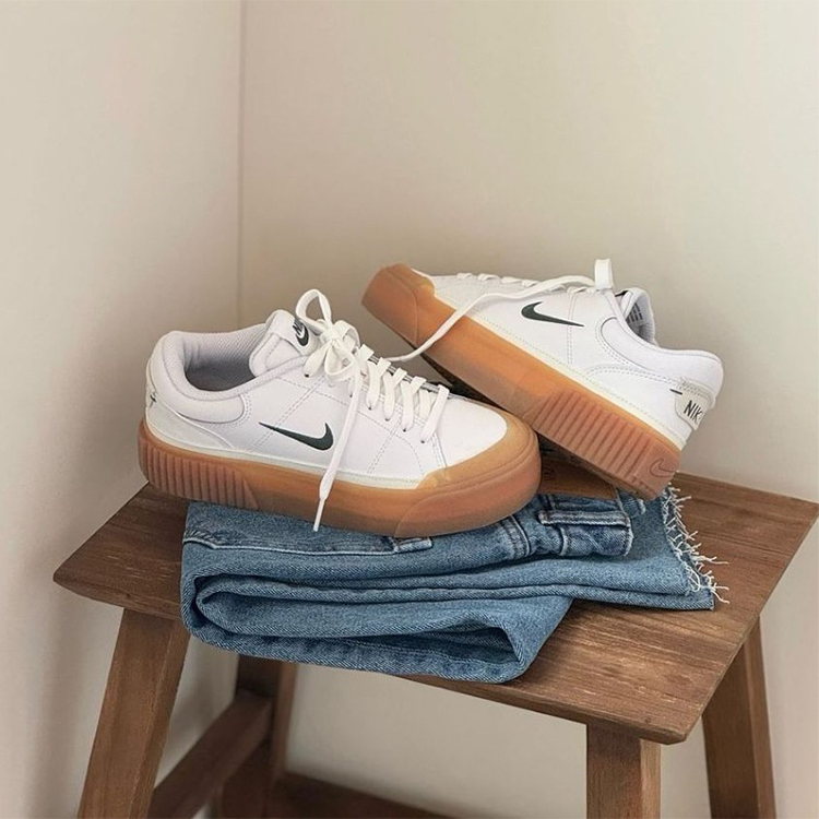 NIKE COURT LEGACY LIFT 鬆糕鞋 厚底 焦糖底 皮革 全白 FV5526-100 女鞋